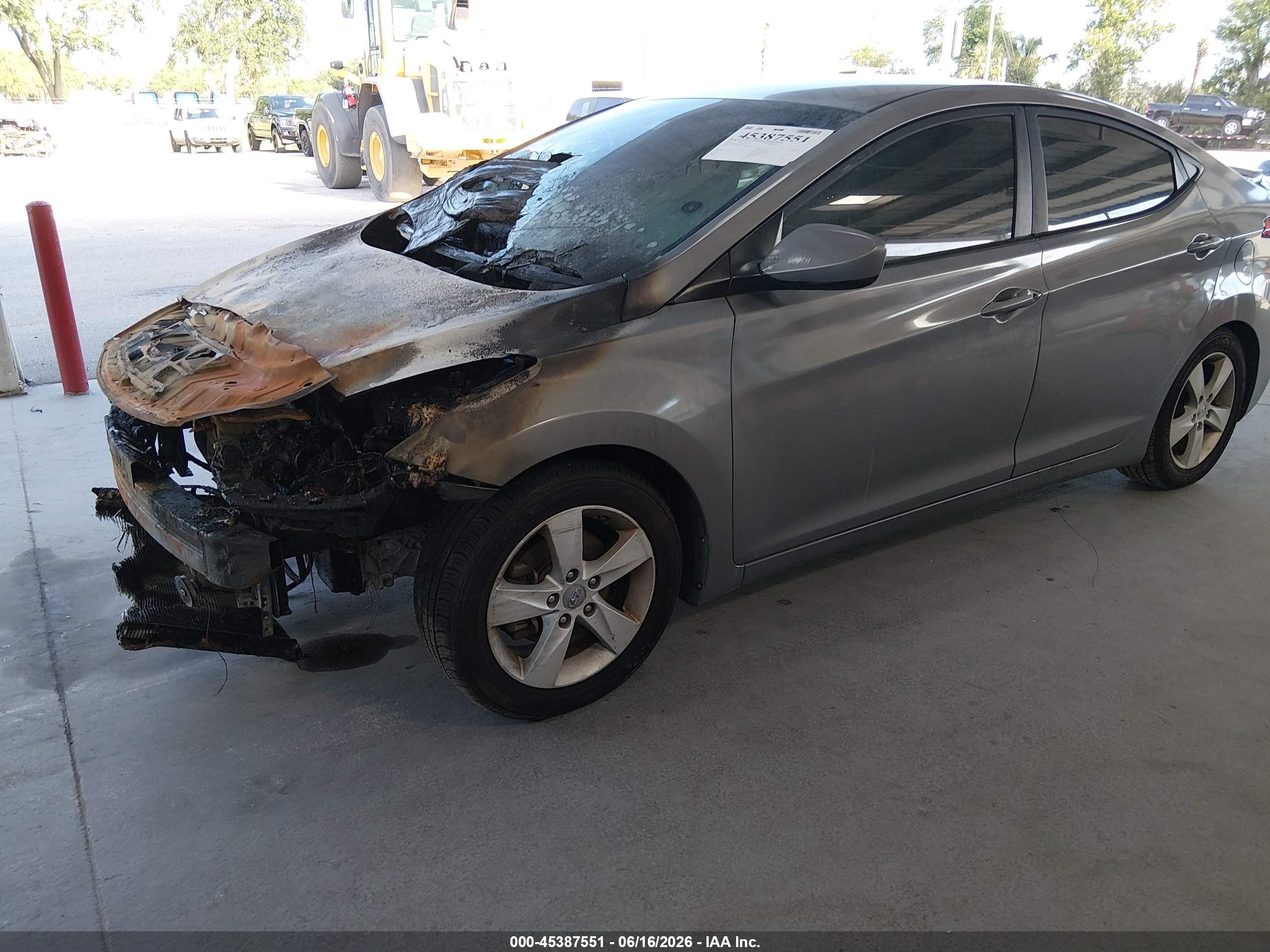 2013 Hyundai Elantra Gls Silver vin: KMHDH4AE9DU749370