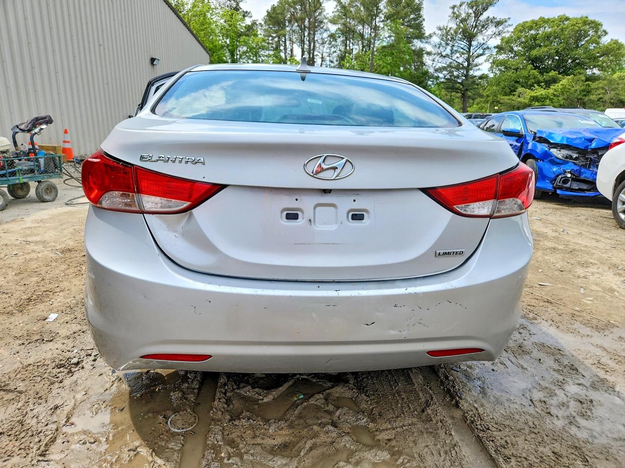 2013 Hyundai Elantra Limited Silver vin: KMHDH4AE9DU838419
