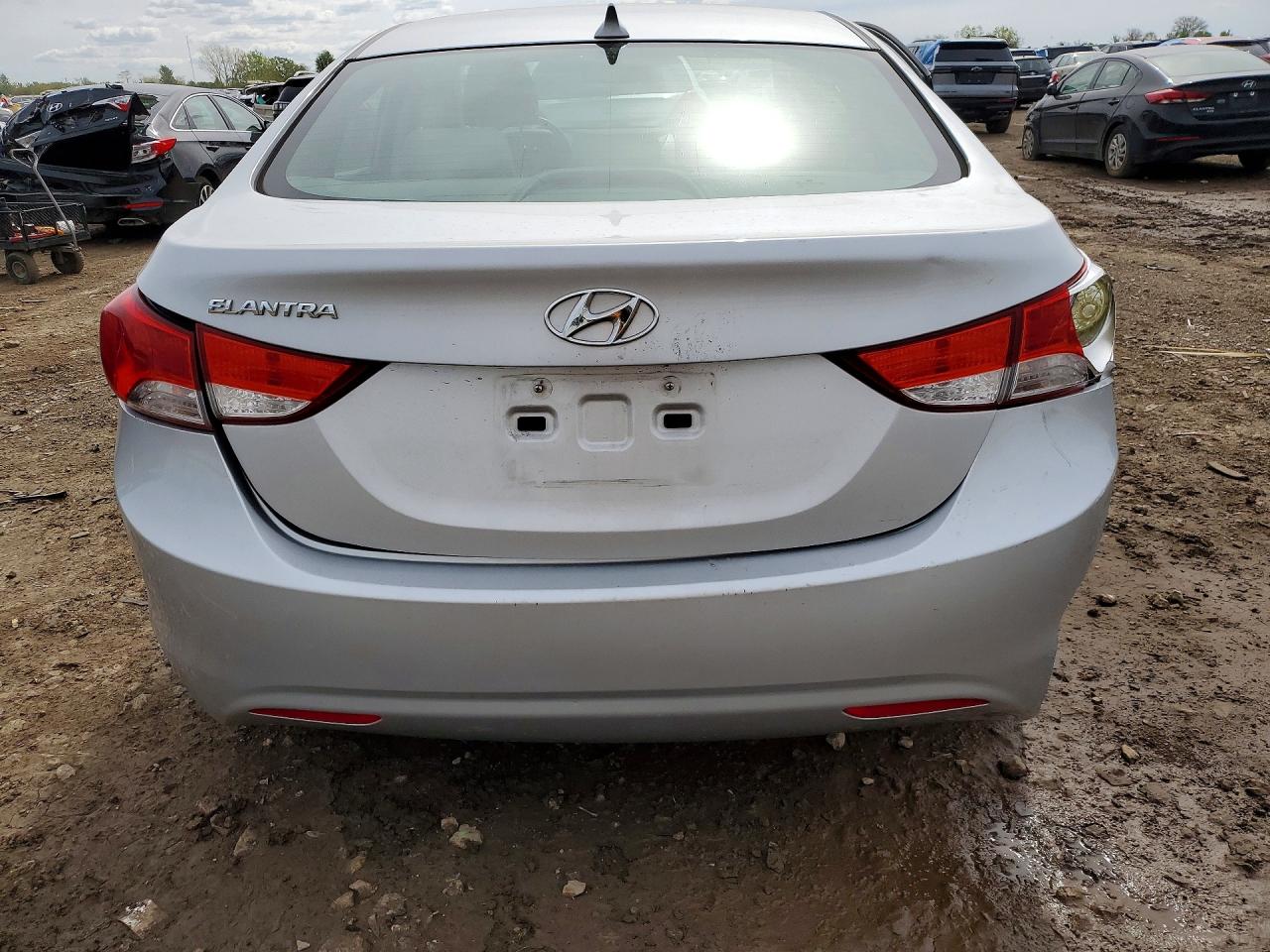 2013 Hyundai Elantra Gls Silver vin: KMHDH4AE9DU842227