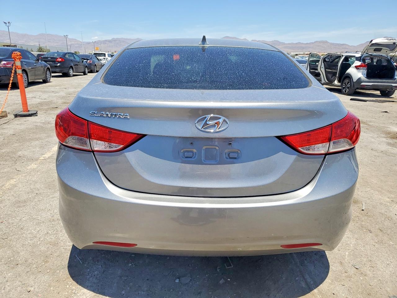 2013 Hyundai Elantra Gls Серебряный vin: KMHDH4AE9DU933899