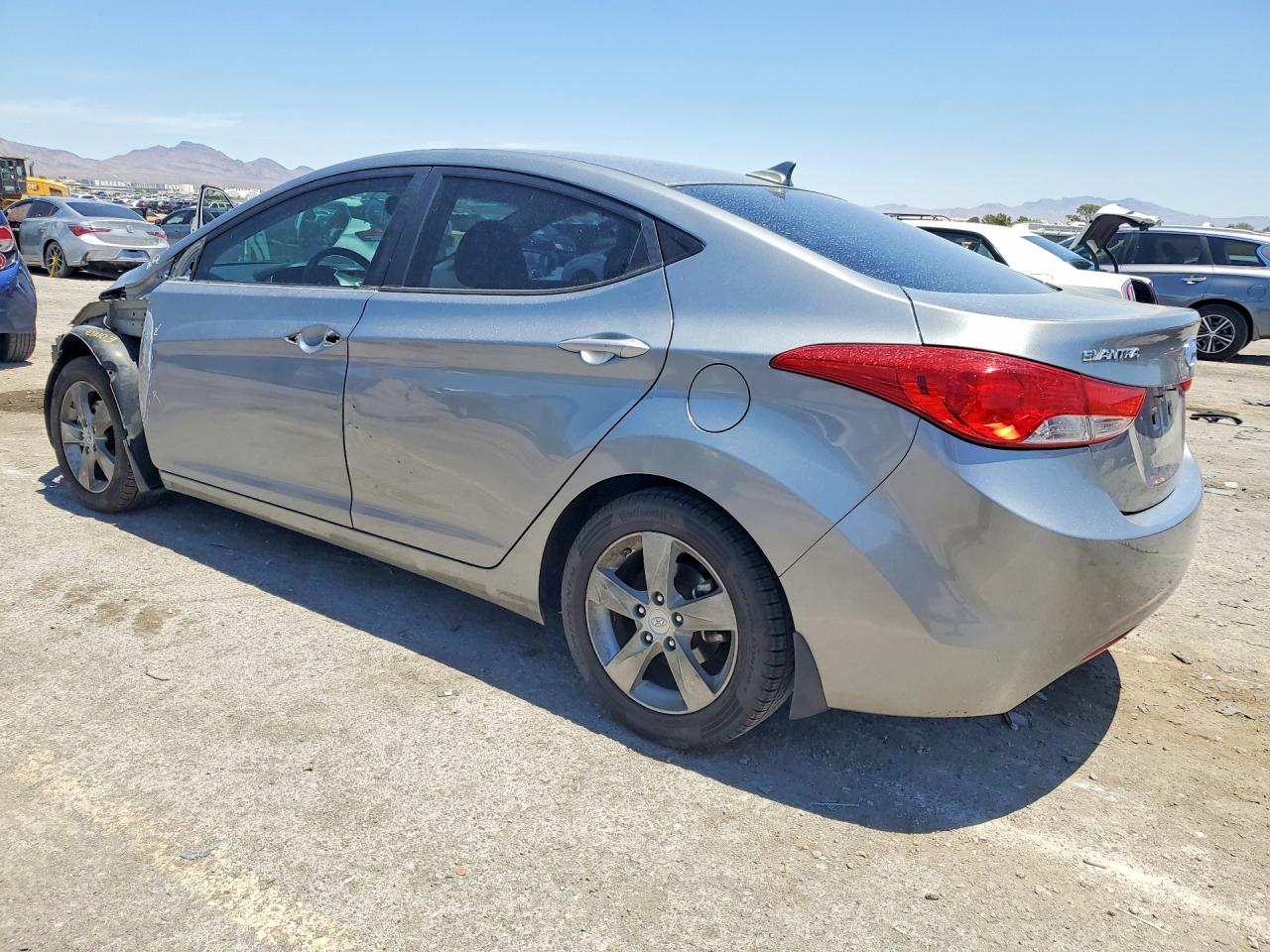 2013 Hyundai Elantra Gls Серебряный vin: KMHDH4AE9DU933899