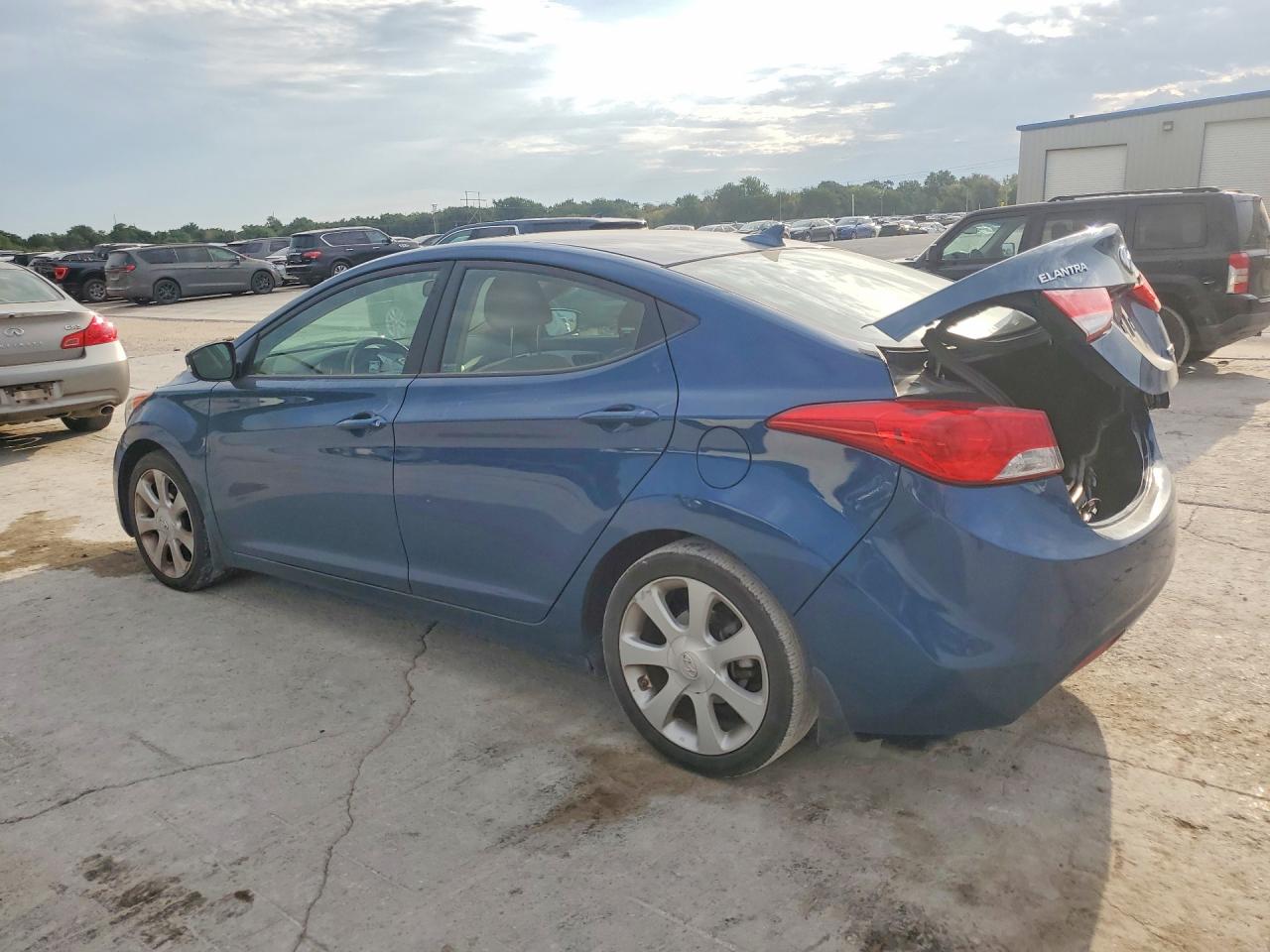 2013 Hyundai Elantra Limited Blue vin: KMHDH4AE9DU976381