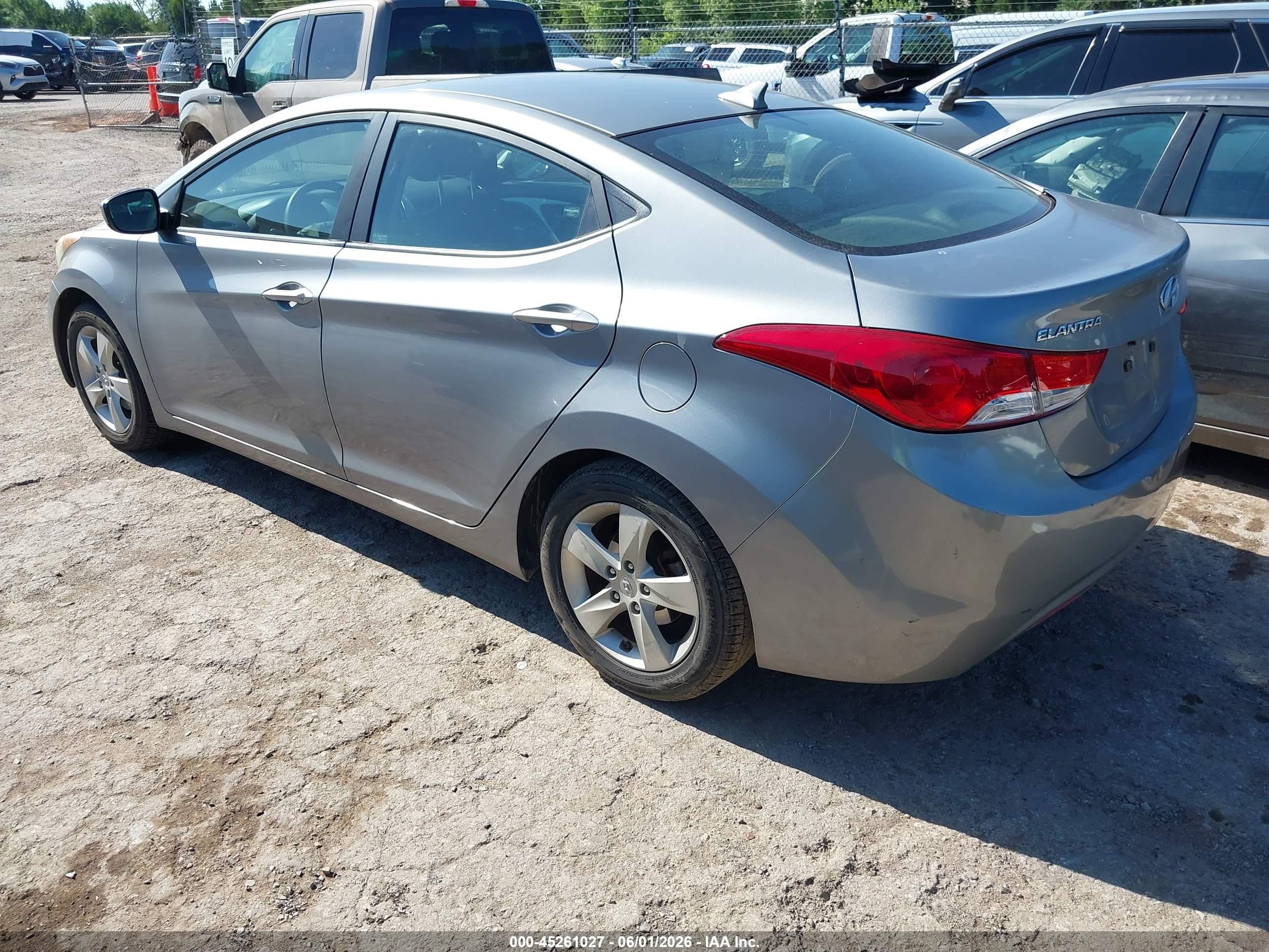 2013 Hyundai Elantra Gls Silver vin: KMHDH4AE9DU993178