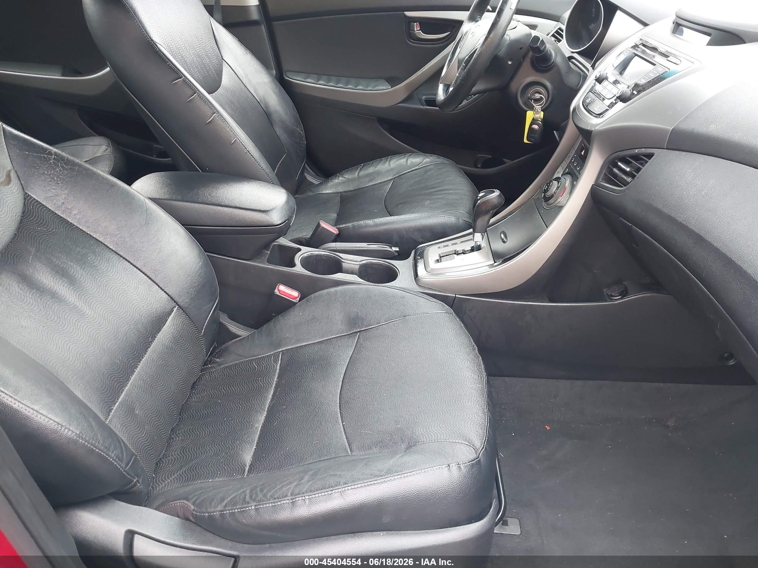 2013 Hyundai Elantra Limited Red vin: KMHDH4AE9DU997005