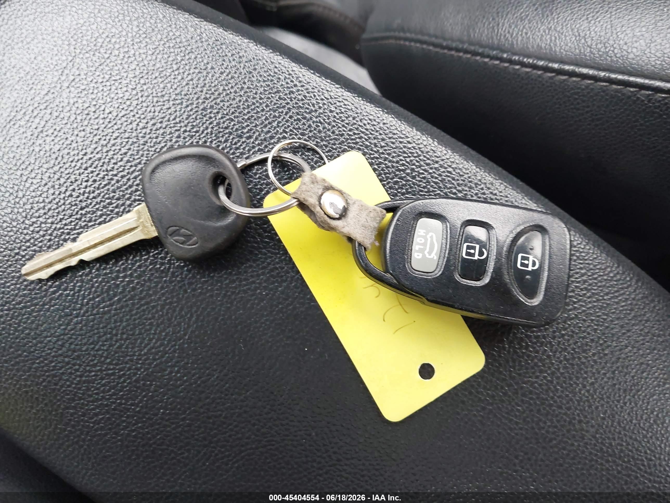 2013 Hyundai Elantra Limited Red vin: KMHDH4AE9DU997005