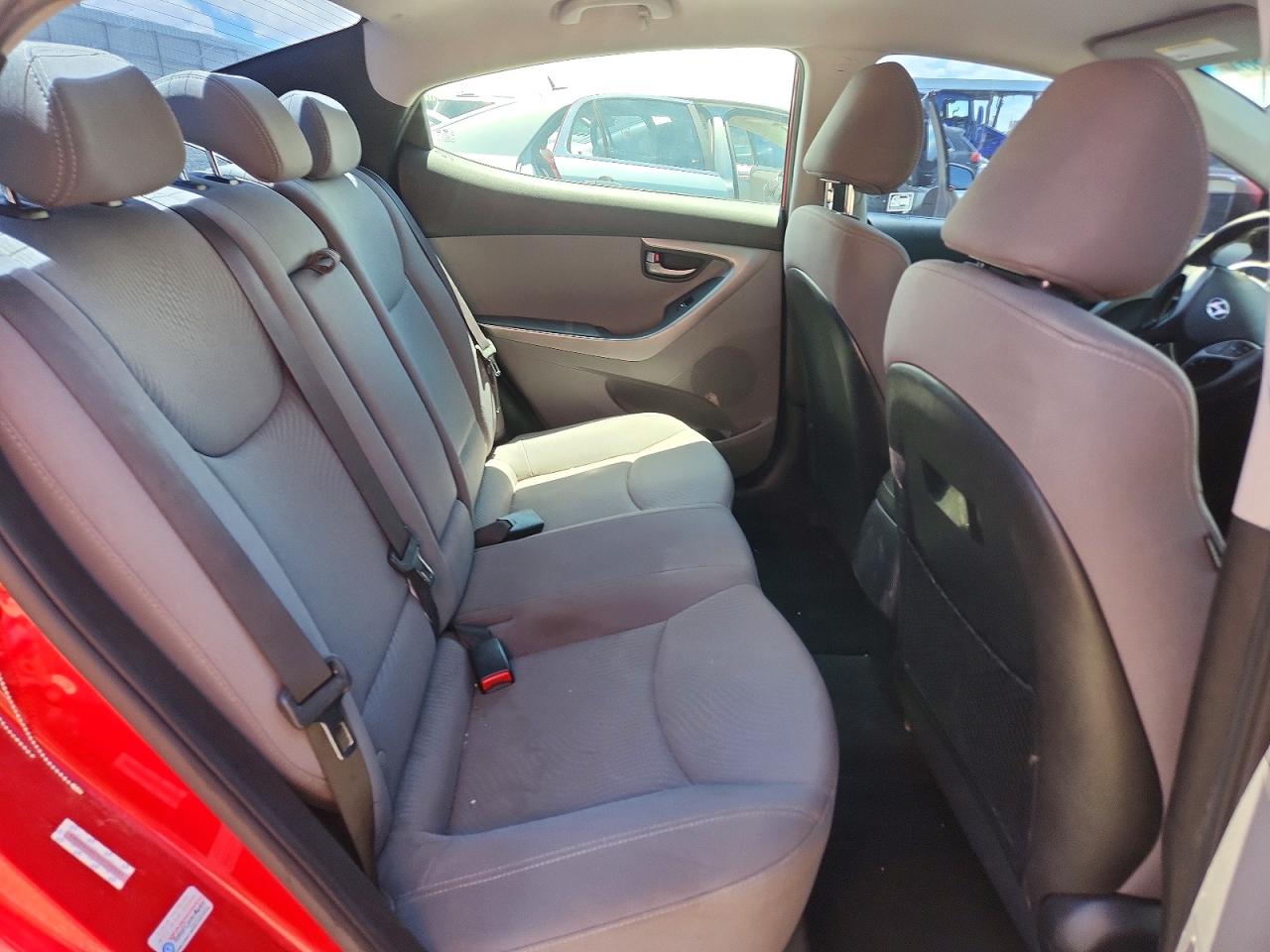 2014 Hyundai Elantra Red vin: KMHDH4AE9EU108883