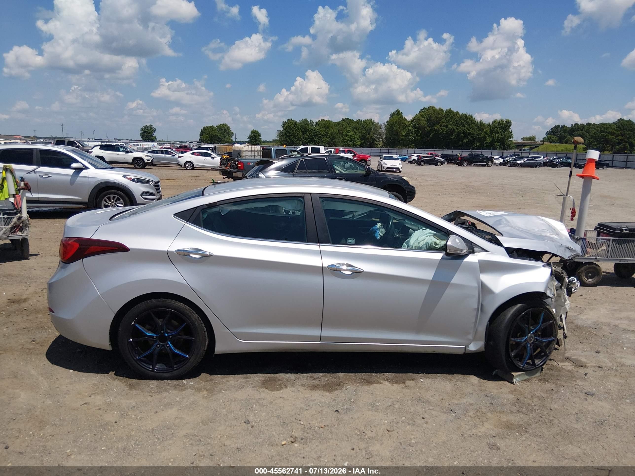 2014 Hyundai Elantra Limited Silver vin: KMHDH4AE9EU170476