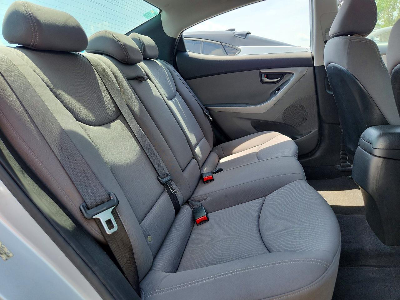 2014 Hyundai Elantra Se Silver vin: KMHDH4AE9EU218588