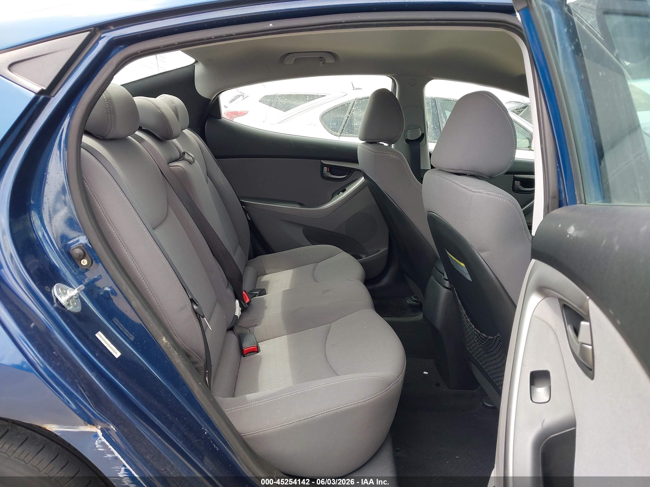 2015 Hyundai Elantra Se Blue vin: KMHDH4AE9FU300323