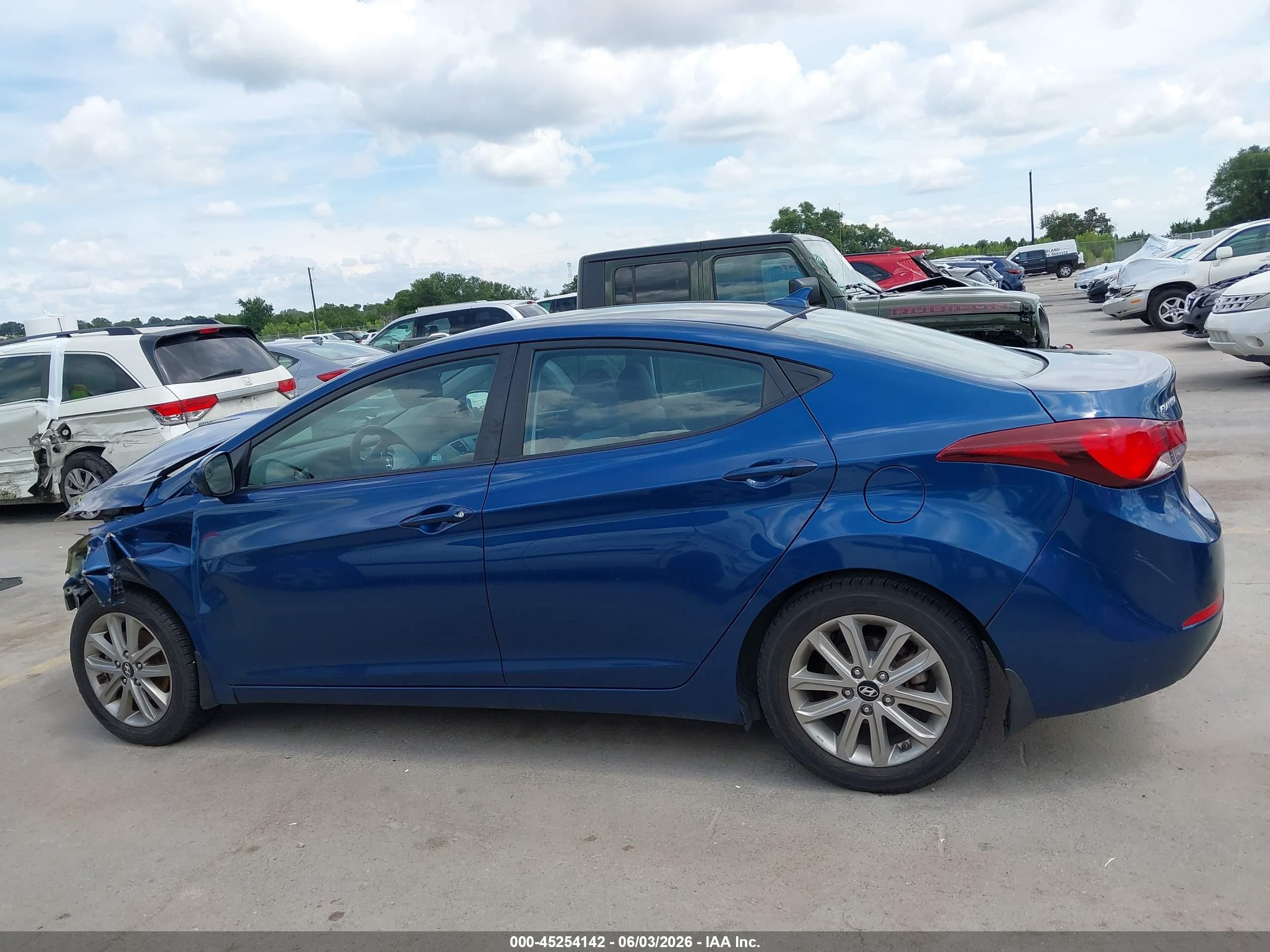 2015 Hyundai Elantra Se Blue vin: KMHDH4AE9FU300323