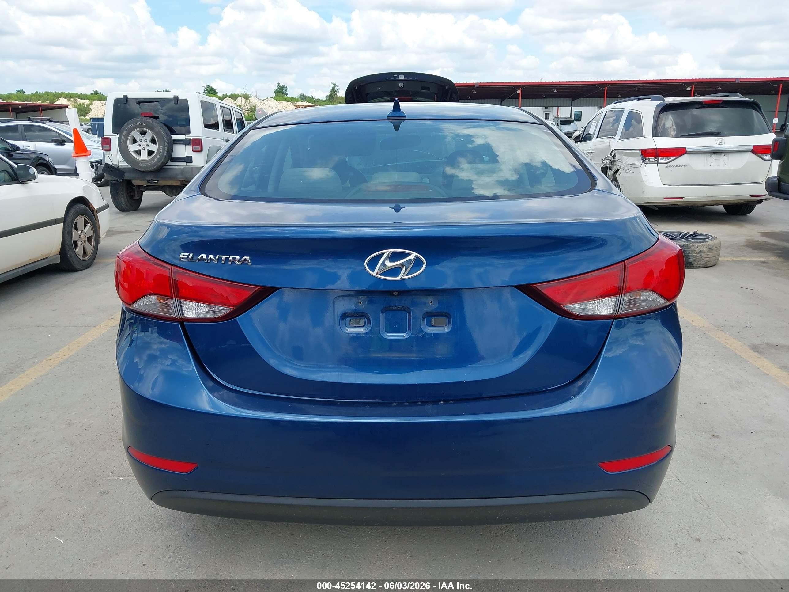 2015 Hyundai Elantra Se Blue vin: KMHDH4AE9FU300323