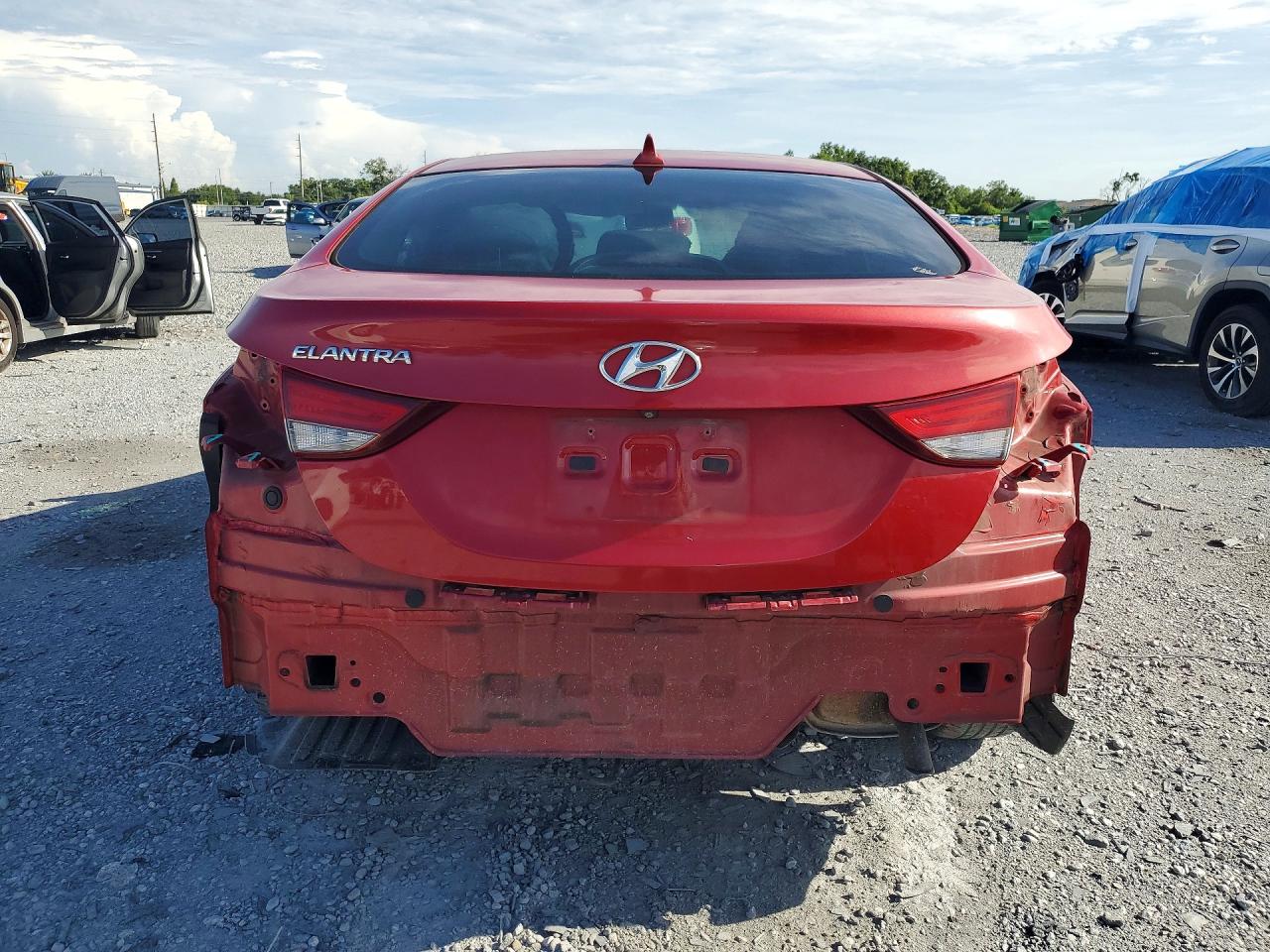 2015 Hyundai Elantra Se Red vin: KMHDH4AE9FU304372