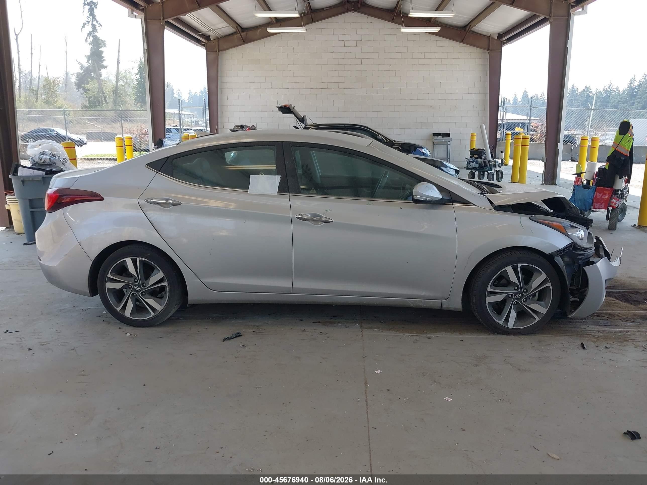 2015 Hyundai Elantra Limited Серебряный vin: KMHDH4AE9FU323097
