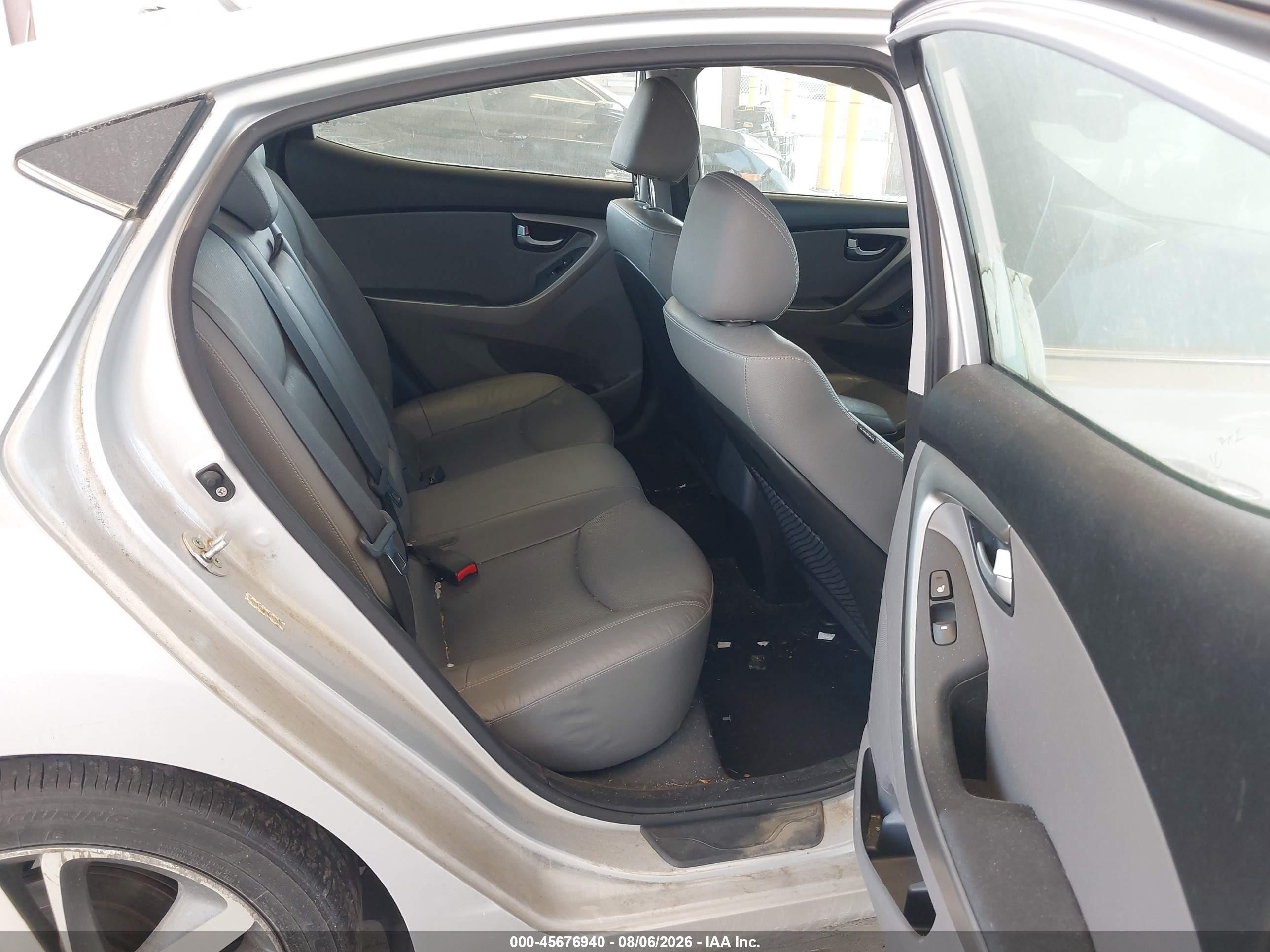 2015 Hyundai Elantra Limited Серебряный vin: KMHDH4AE9FU323097