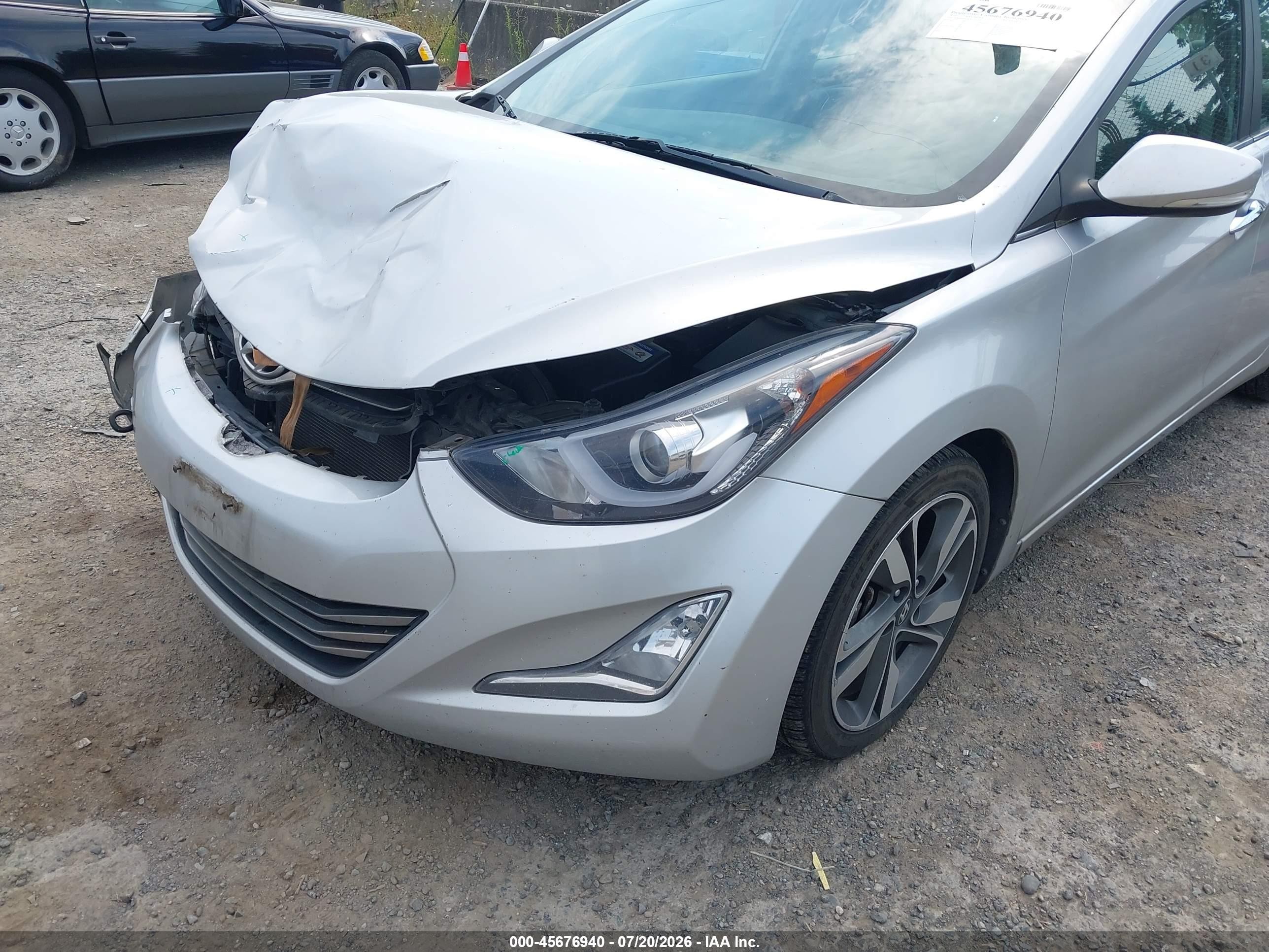 2015 Hyundai Elantra Limited Серебряный vin: KMHDH4AE9FU323097