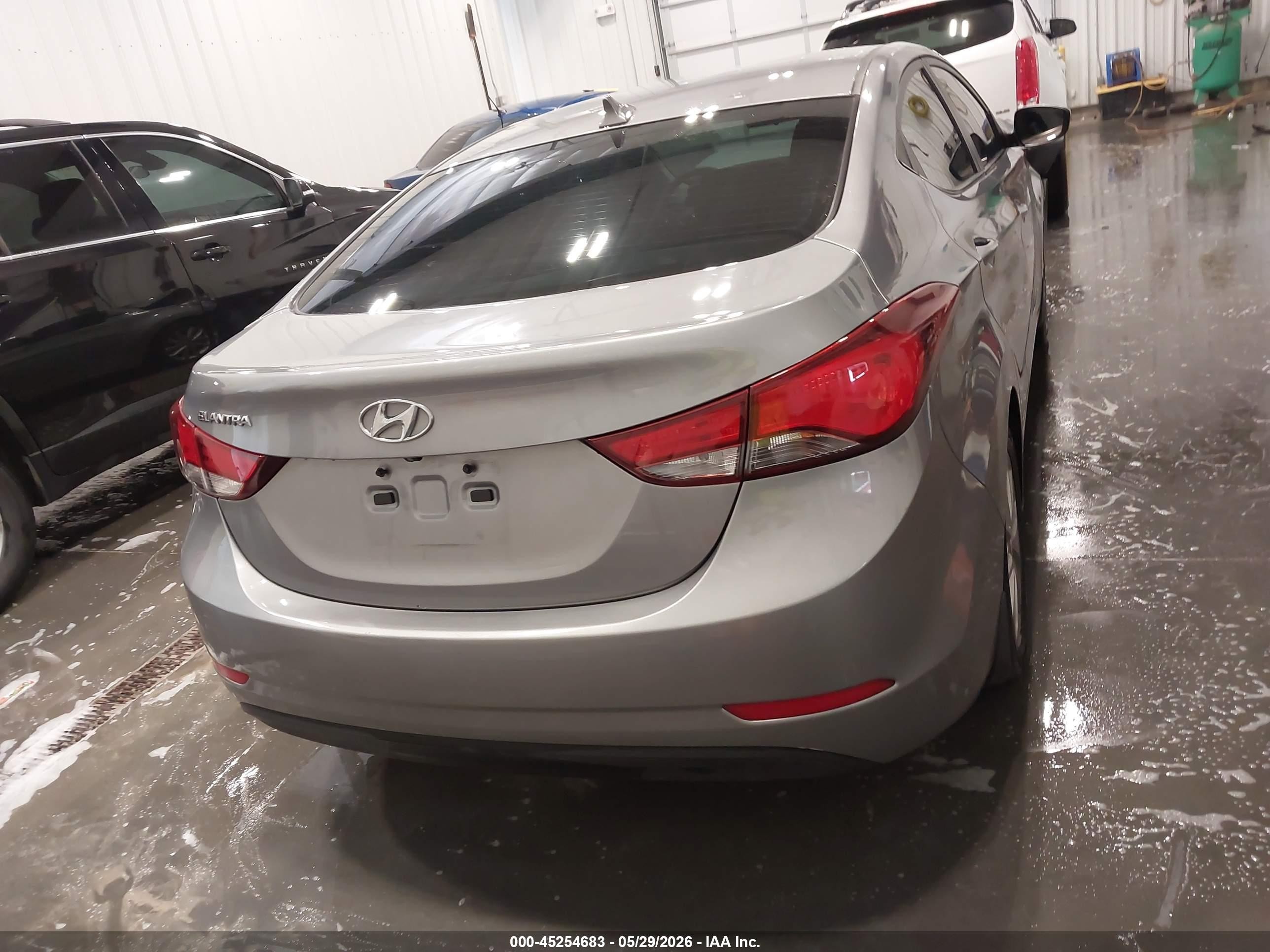 2015 Hyundai Elantra Se Silver vin: KMHDH4AE9FU342880