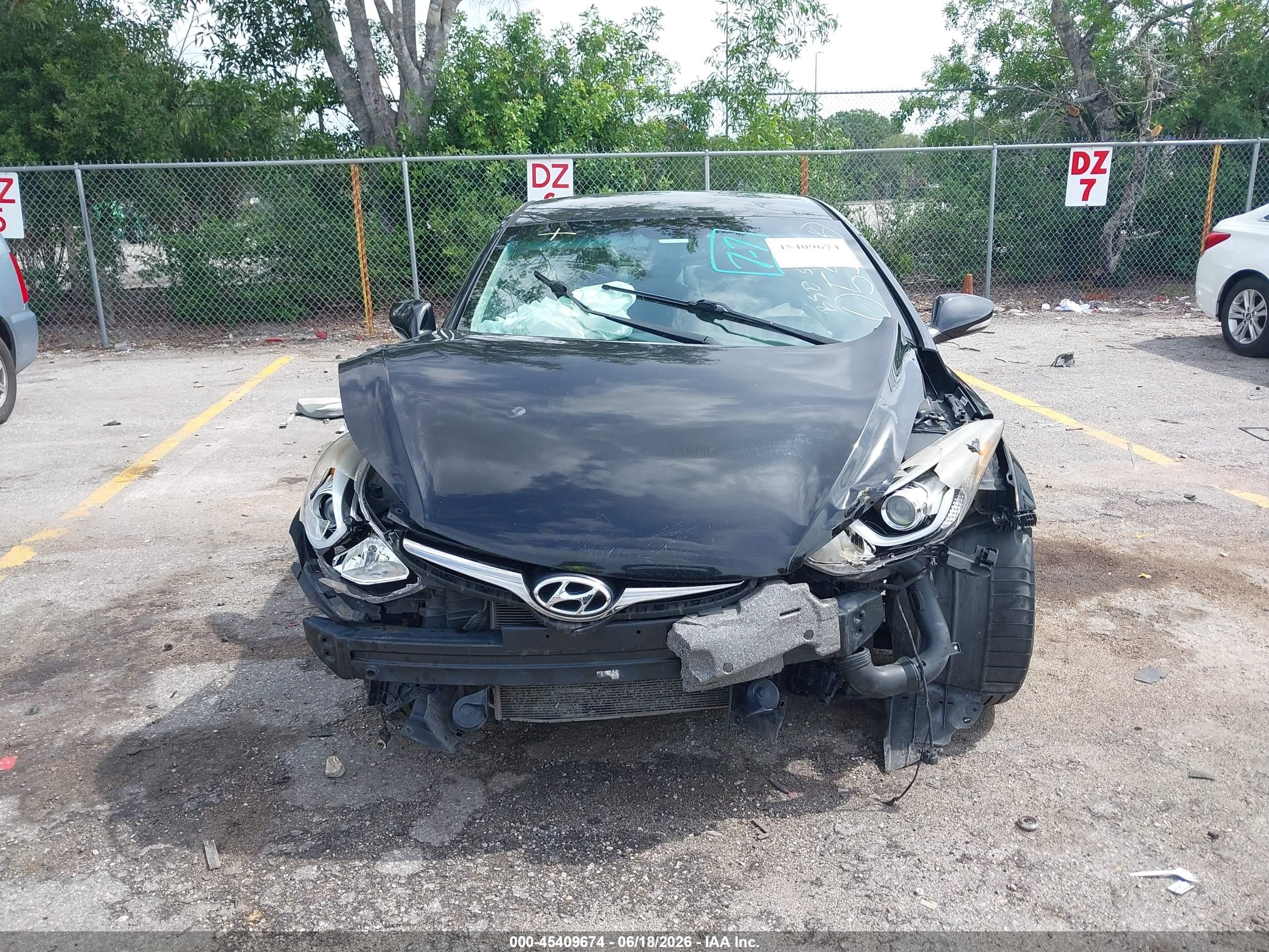 2015 Hyundai Elantra Limited Black vin: KMHDH4AE9FU370551