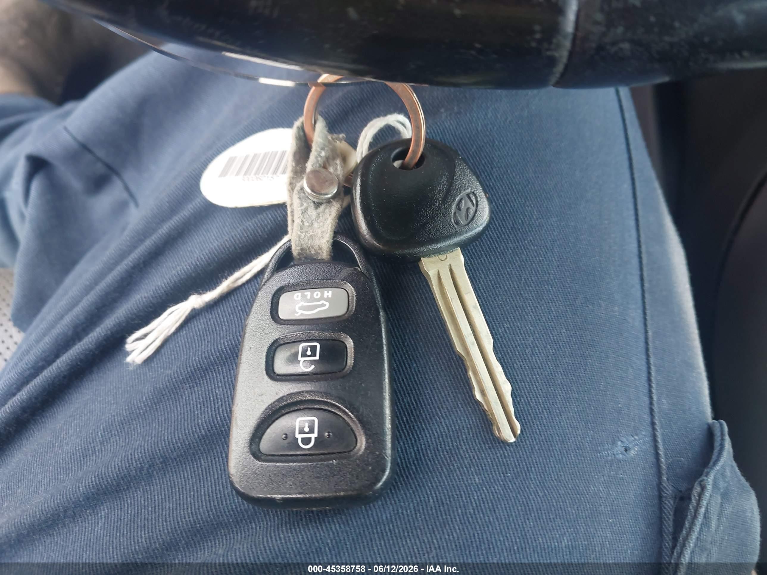 2015 Hyundai Elantra Limited Silver vin: KMHDH4AE9FU456152