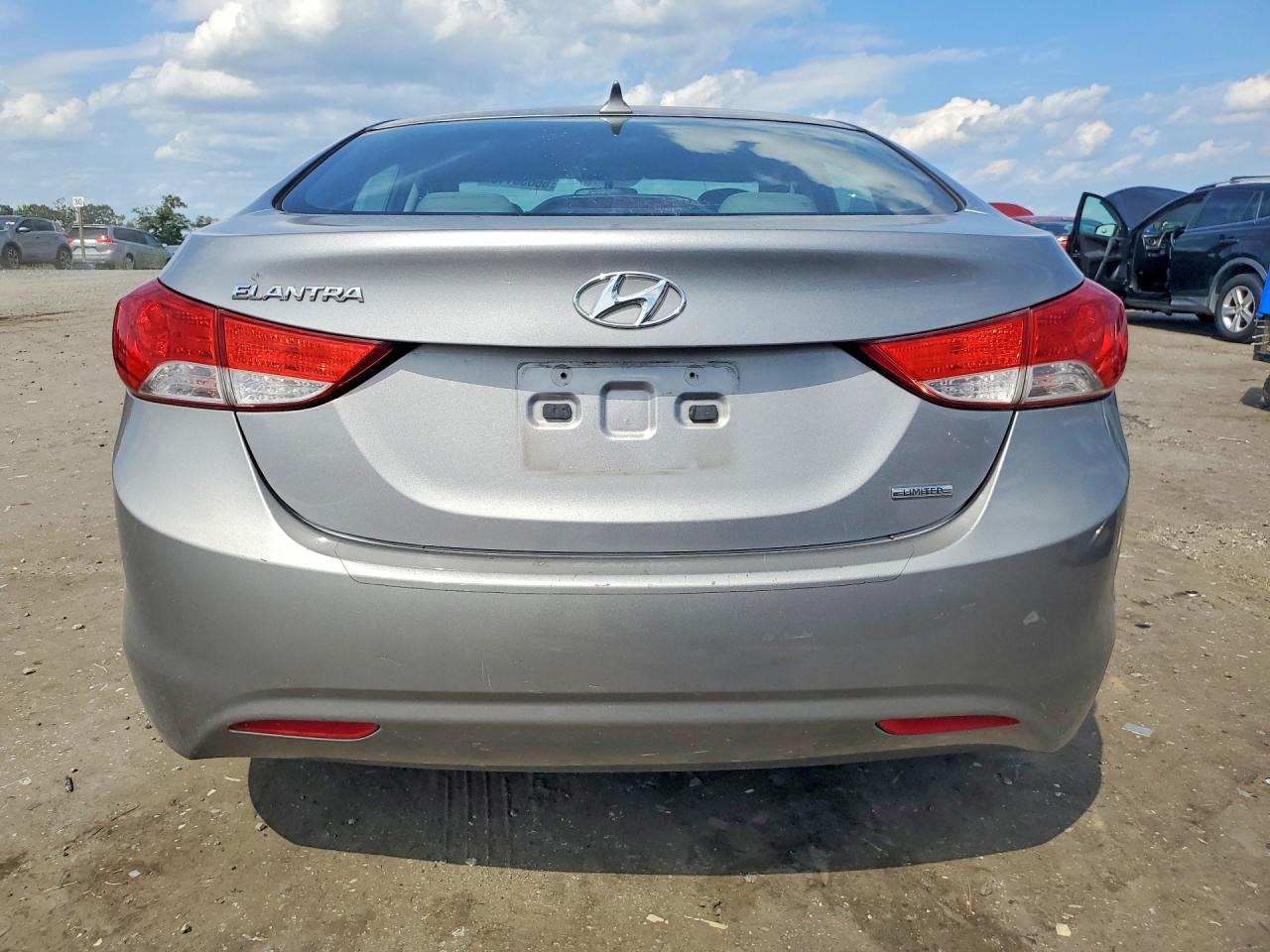 2011 Hyundai Elantra Limited Серебряный vin: KMHDH4AEXBU116454