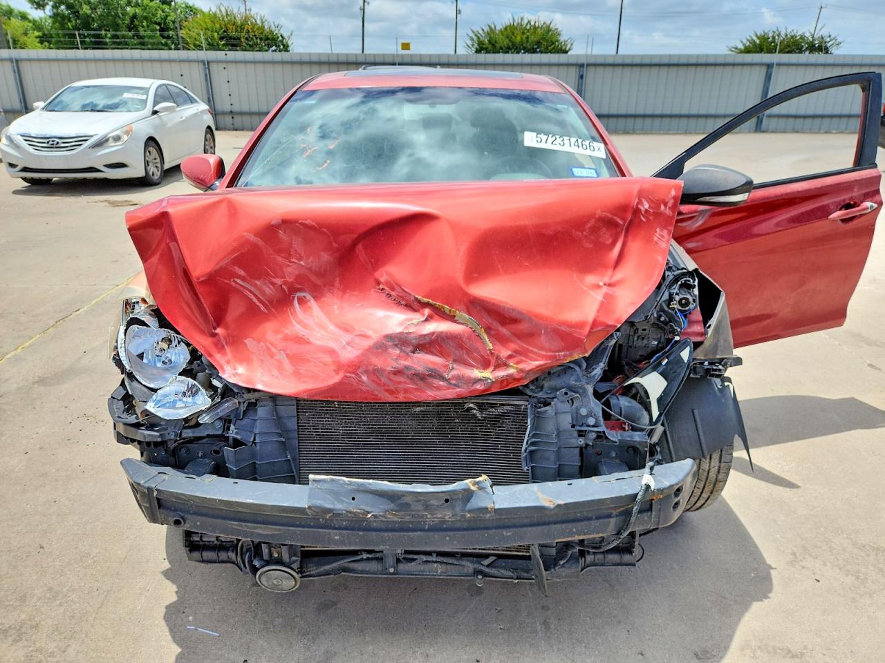 2010 Hyun Elantra Red vin: KMHDH4AEXBU156047