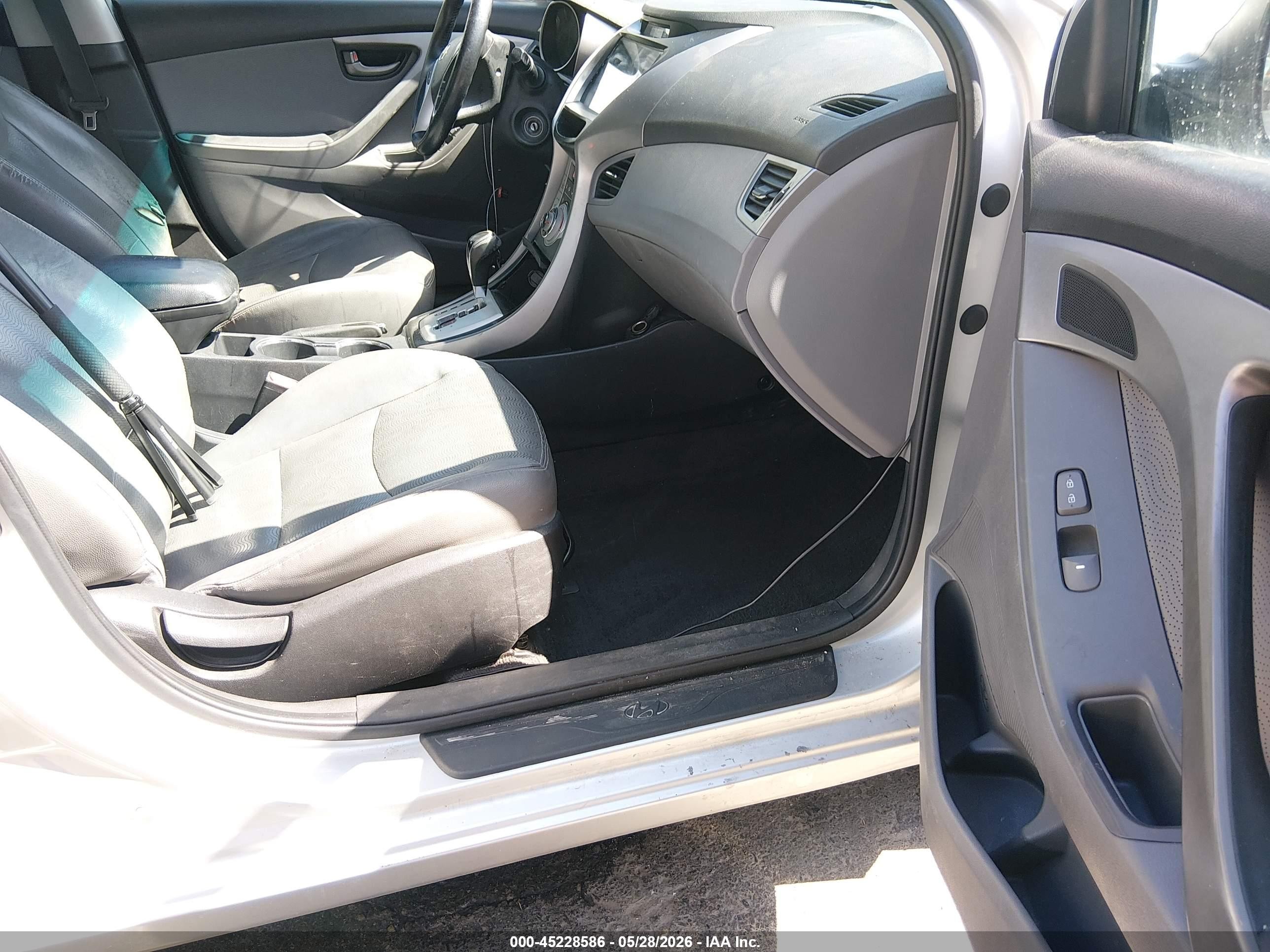 2011 Hyundai Elantra Limited (ulsan Plant) Silver vin: KMHDH4AEXBU164021