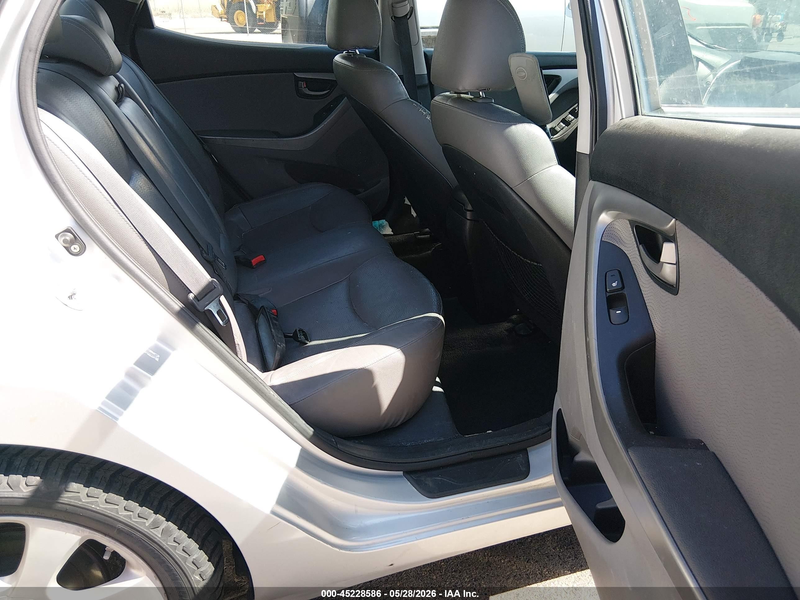2011 Hyundai Elantra Limited (ulsan Plant) Silver vin: KMHDH4AEXBU164021