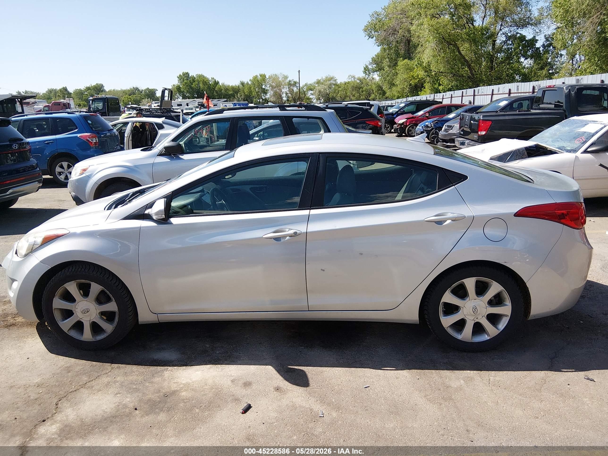 2011 Hyundai Elantra Limited (ulsan Plant) Silver vin: KMHDH4AEXBU164021