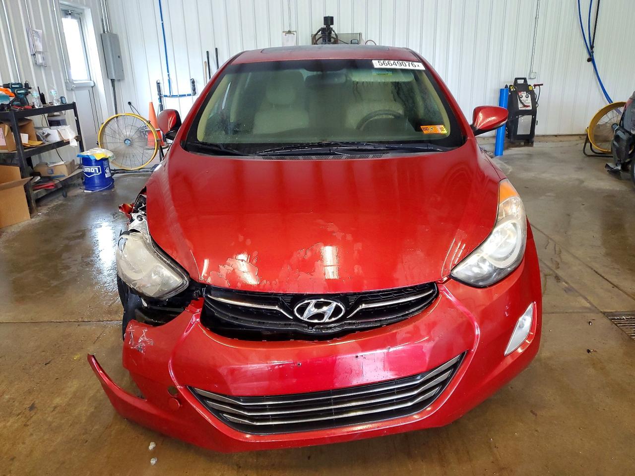 2012 Hyundai Elantra Limited Red vin: KMHDH4AEXCU357092