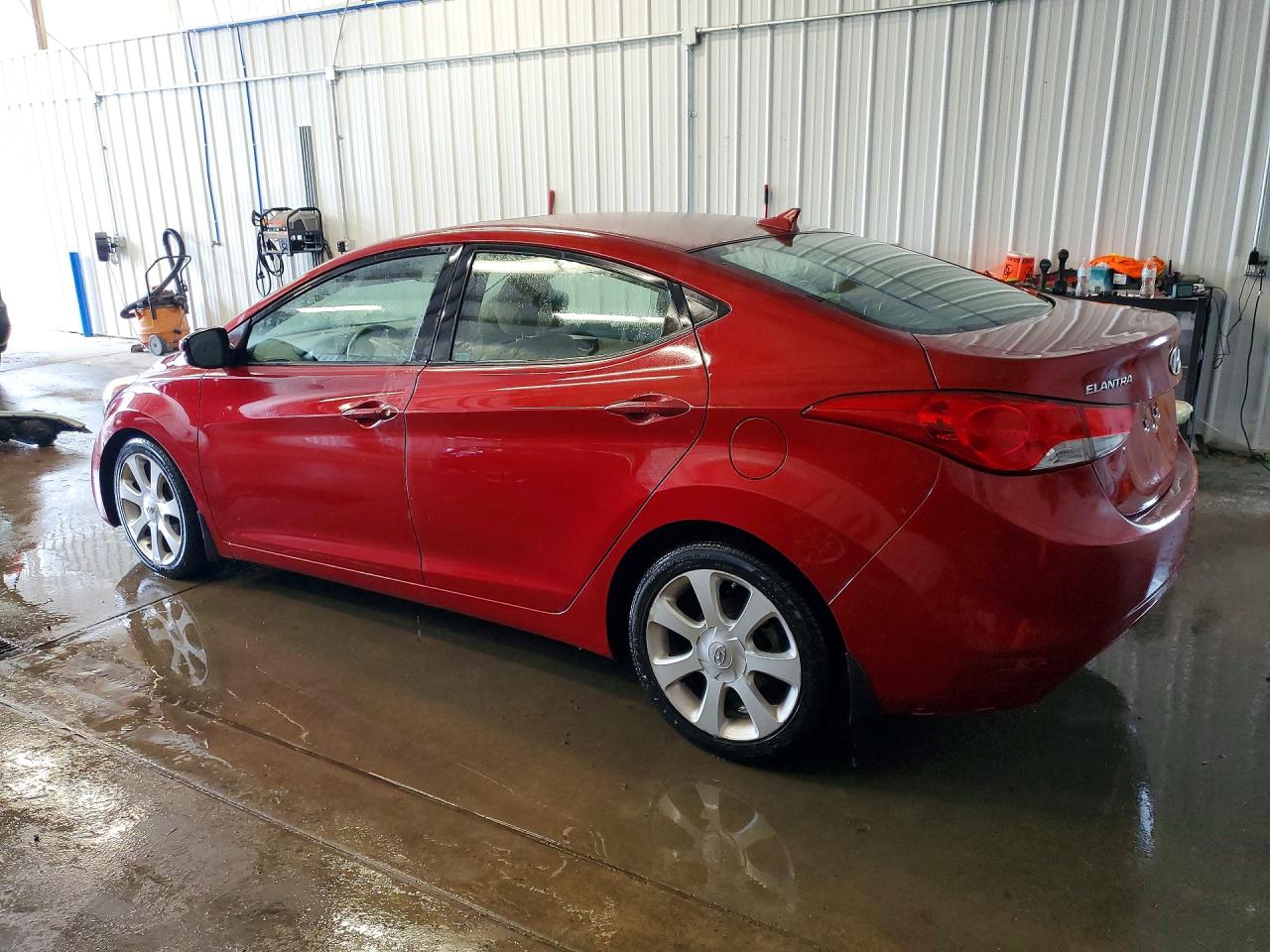 2012 Hyundai Elantra Limited Red vin: KMHDH4AEXCU357092
