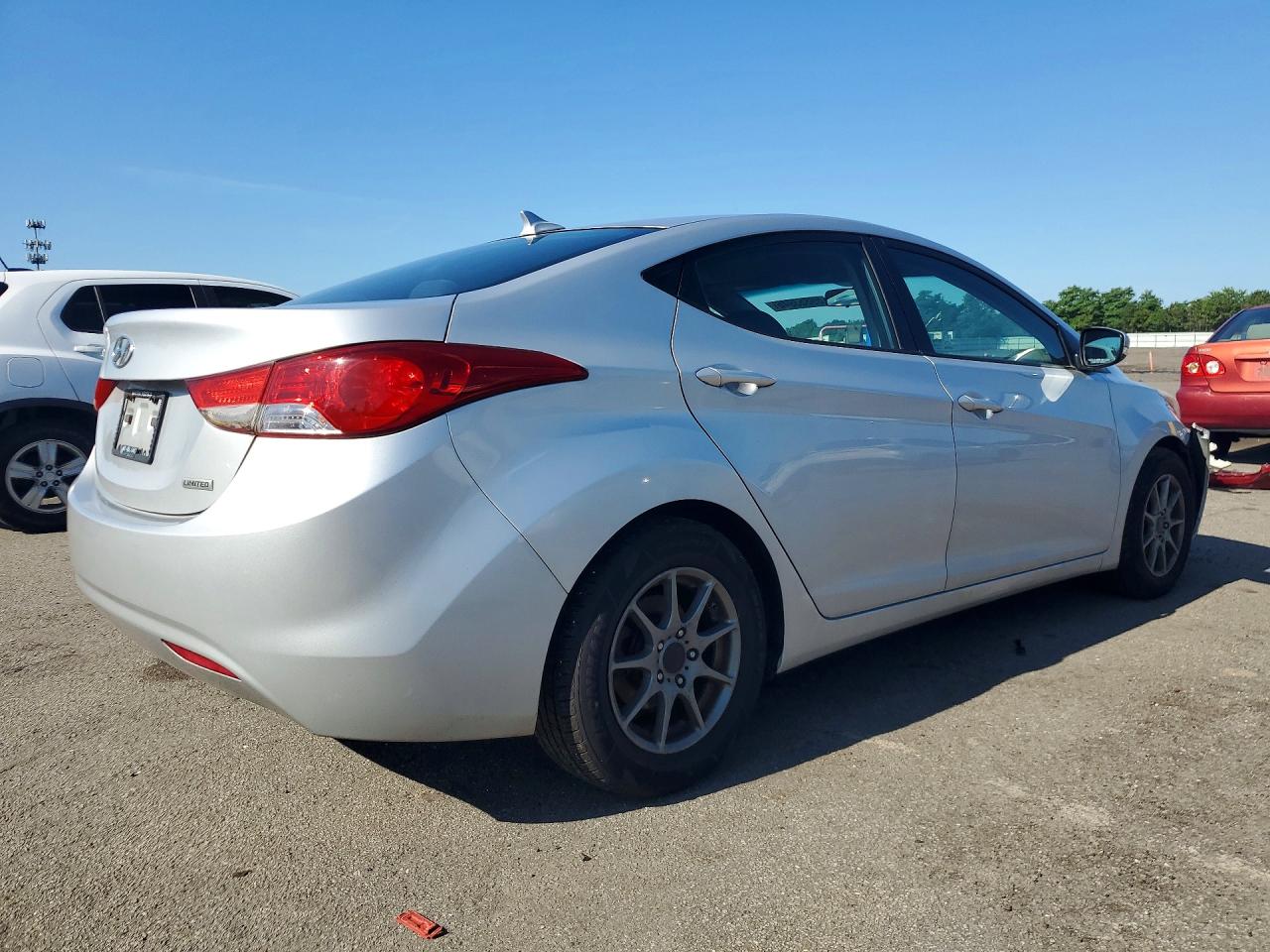 2012 Hyundai Elantra Limited Silver vin: KMHDH4AEXCU479595