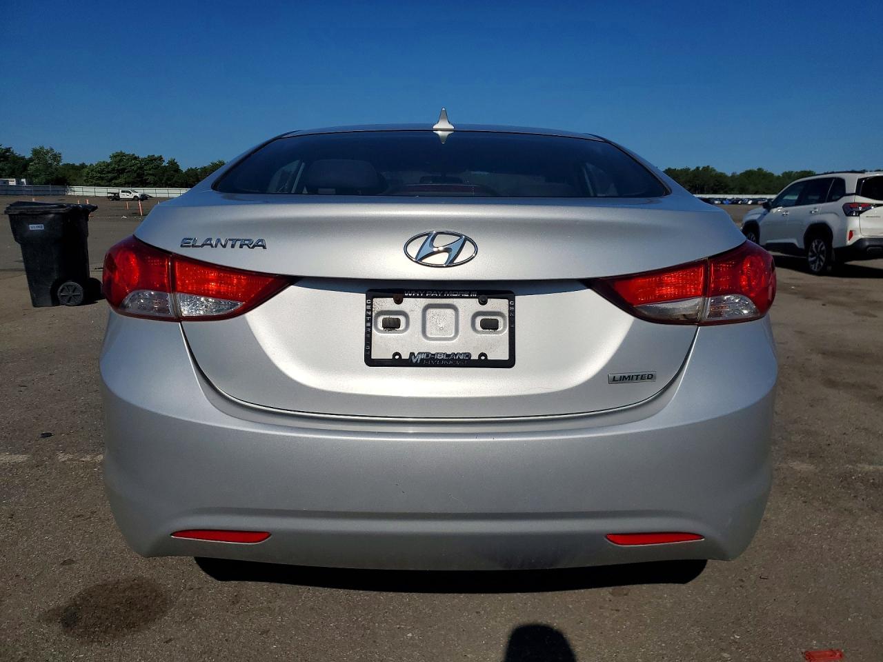 2012 Hyundai Elantra Limited Silver vin: KMHDH4AEXCU479595