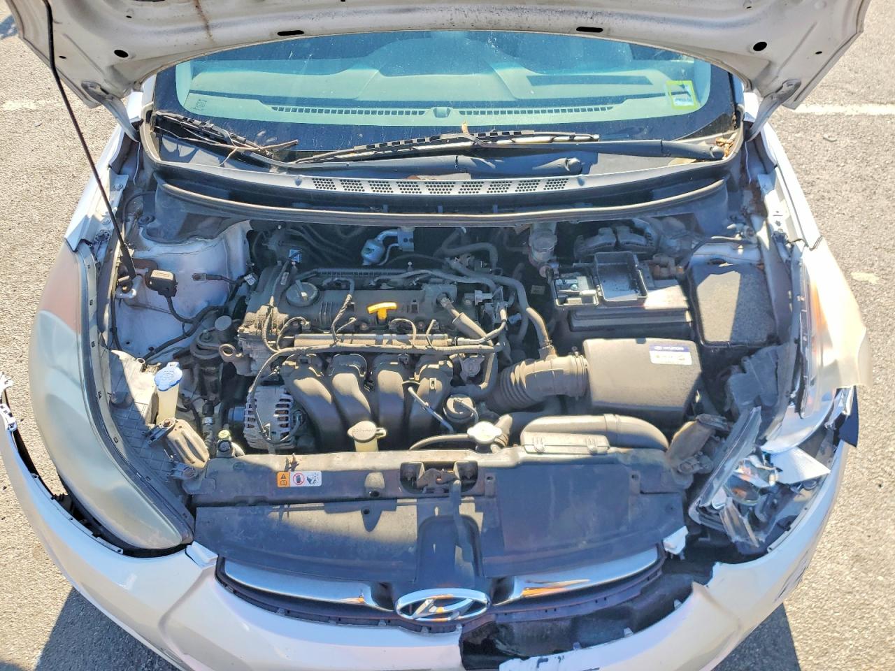 2012 Hyundai Elantra Limited Silver vin: KMHDH4AEXCU479595