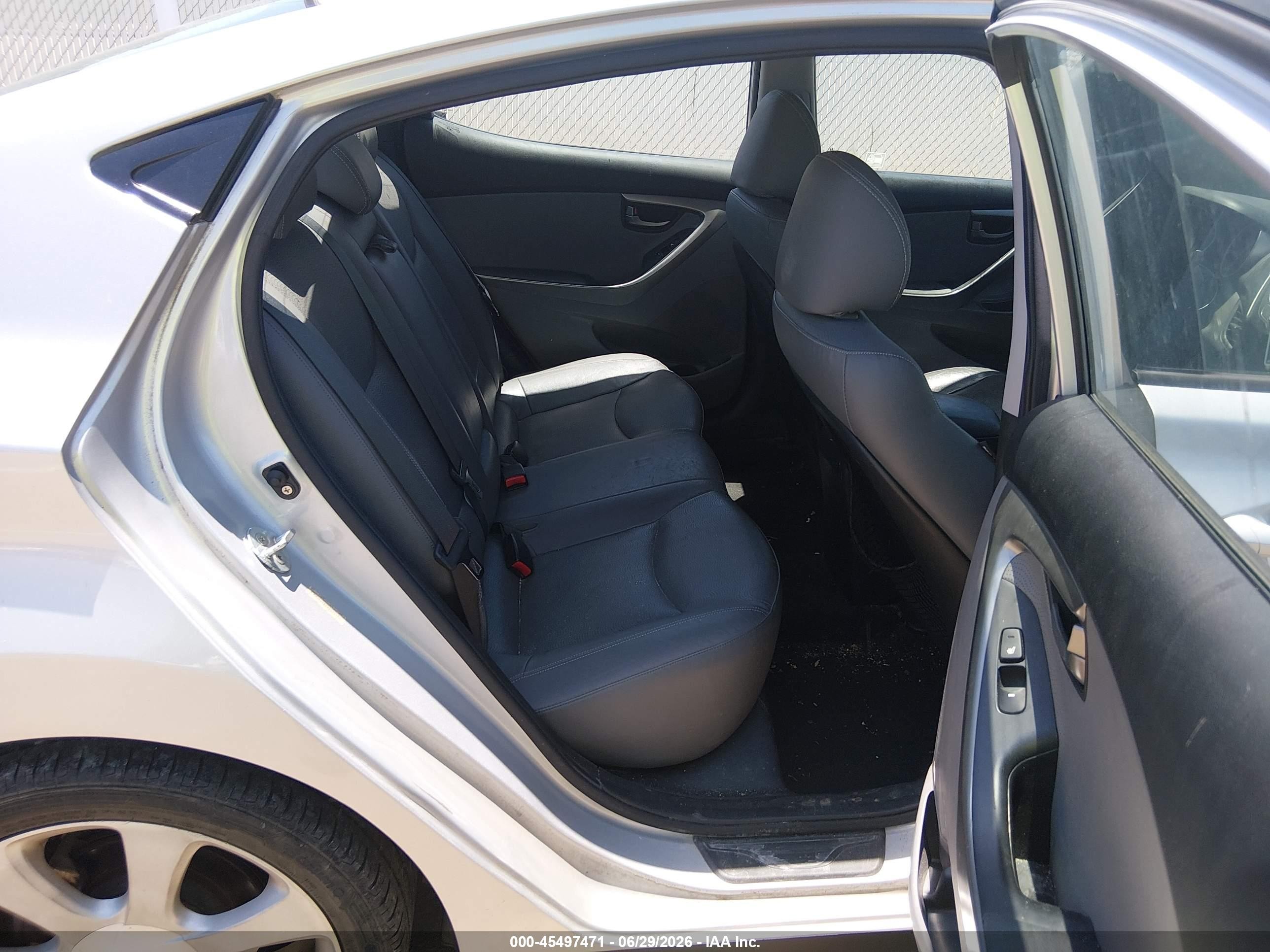 2013 Hyundai Elantra Limited Серебряный vin: KMHDH4AEXDU511821
