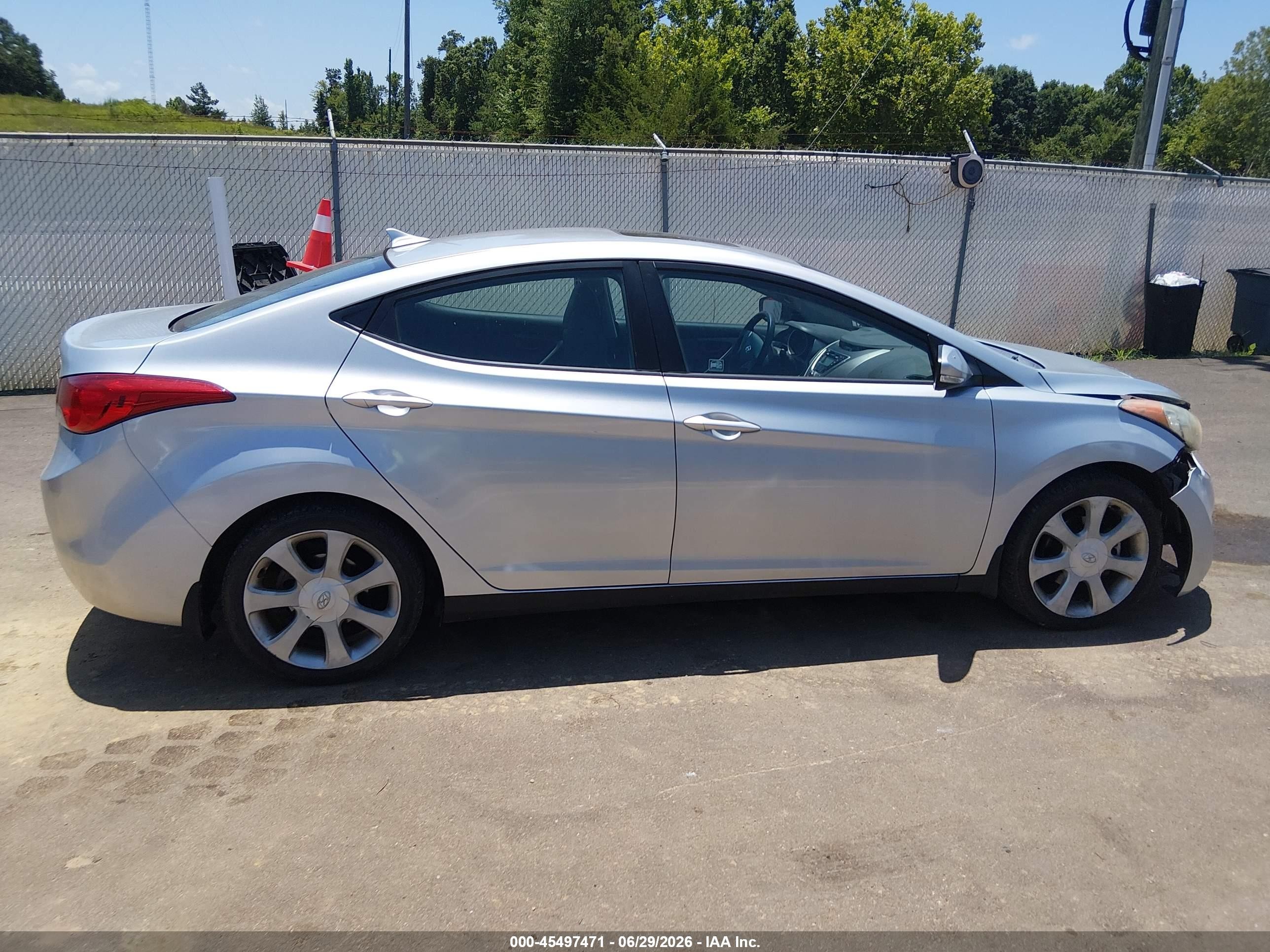2013 Hyundai Elantra Limited Серебряный vin: KMHDH4AEXDU511821