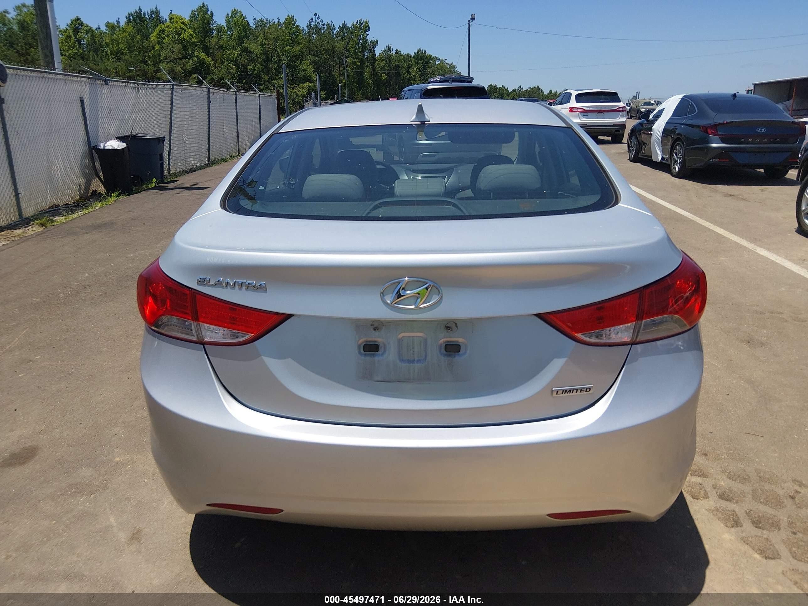 2013 Hyundai Elantra Limited Серебряный vin: KMHDH4AEXDU511821