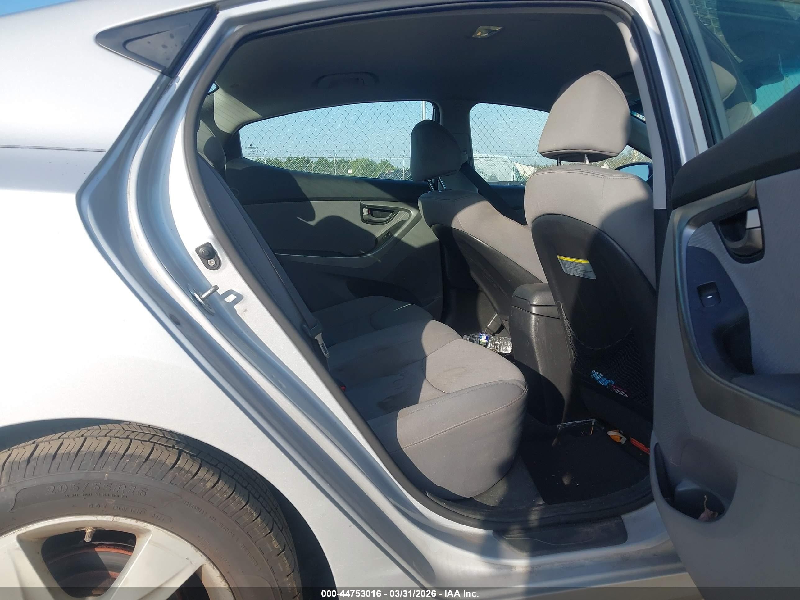 2013 Hyundai Elantra Gls/limited Silver vin: KMHDH4AEXDU551638