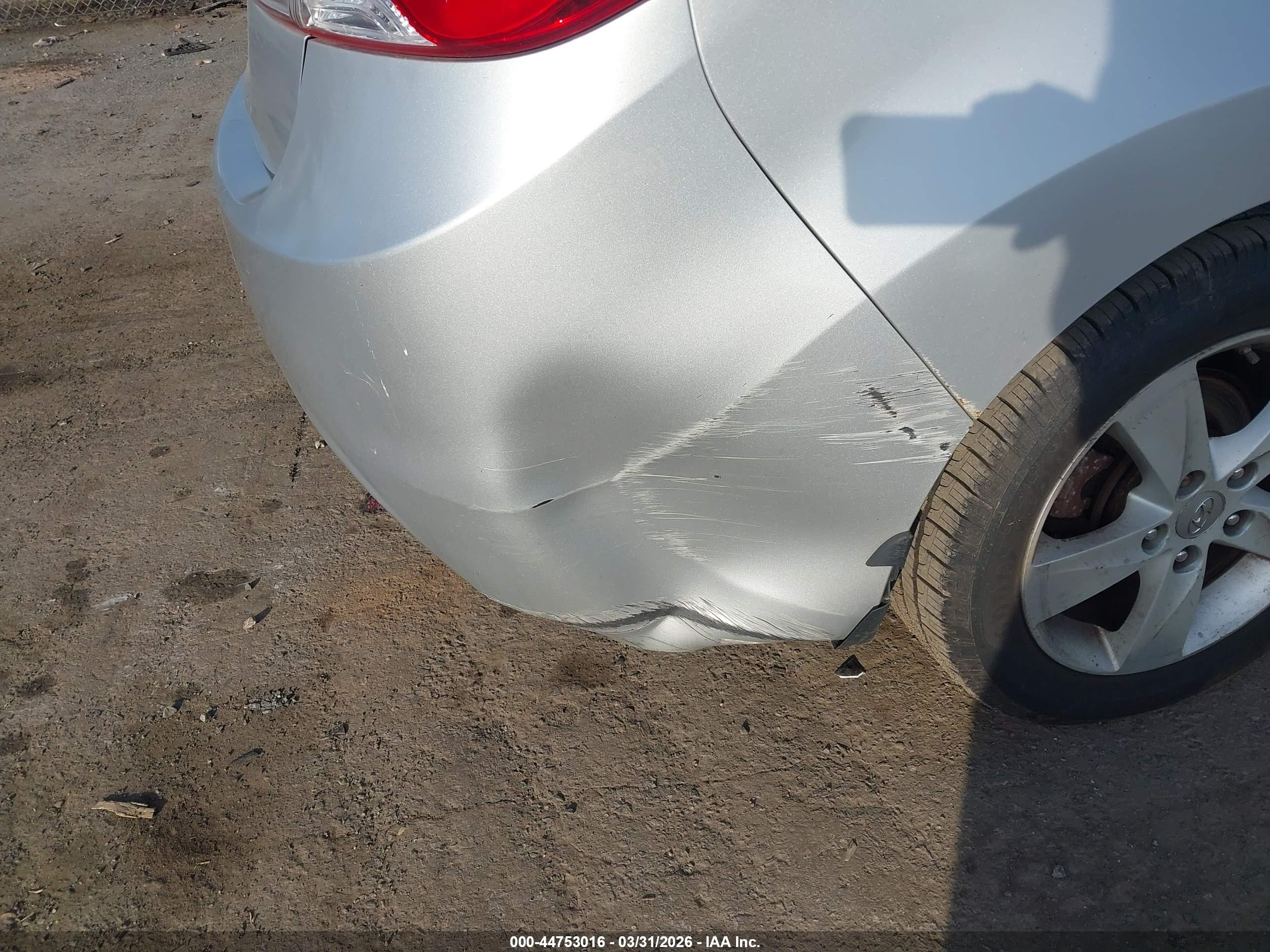 2013 Hyundai Elantra Gls/limited Silver vin: KMHDH4AEXDU551638