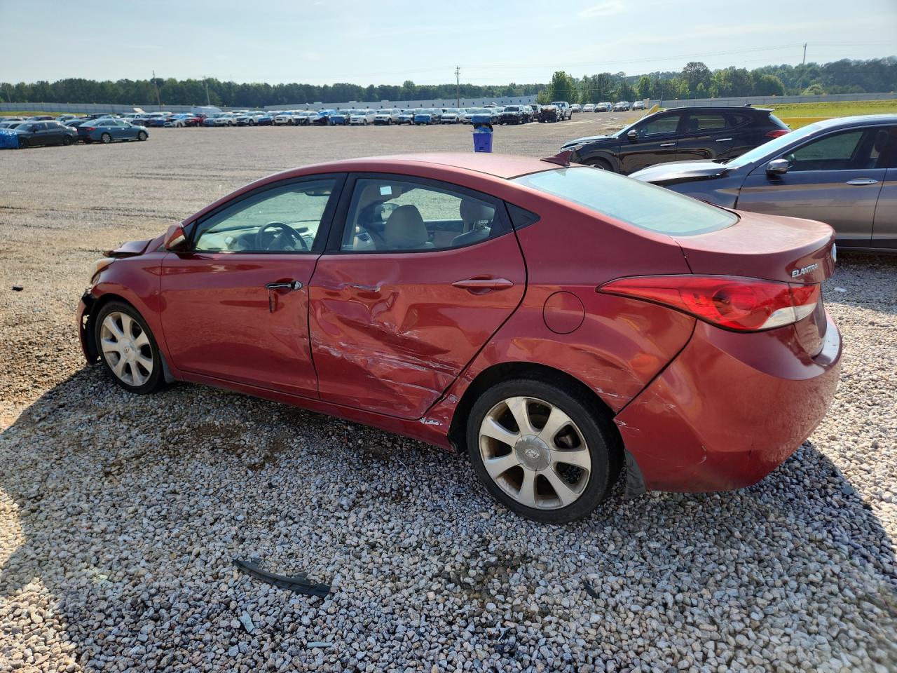 2013 Hyundai Elantra Limited Red vin: KMHDH4AEXDU561411