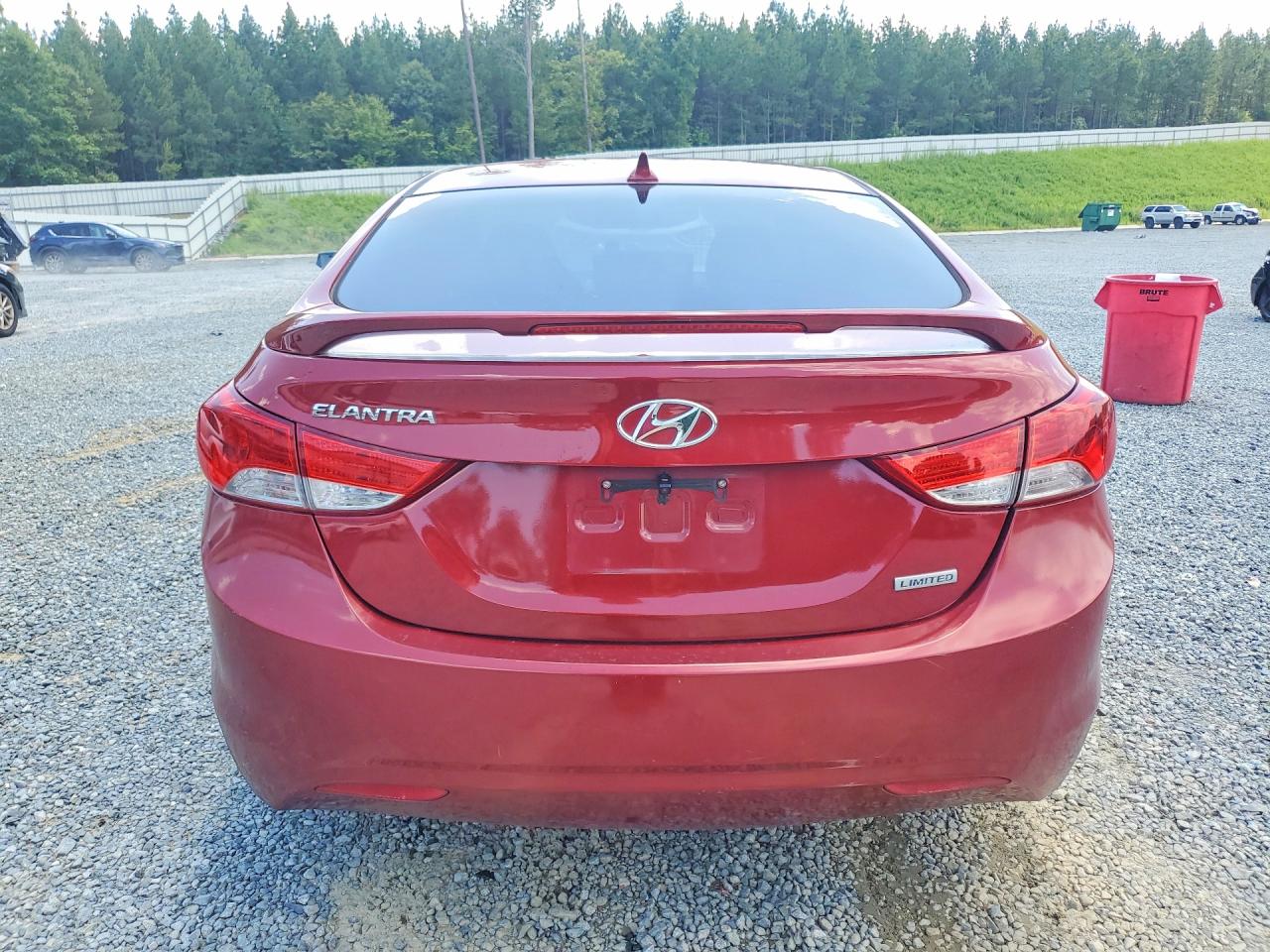 2013 Hyundai Elantra Limited Burgundy vin: KMHDH4AEXDU639007