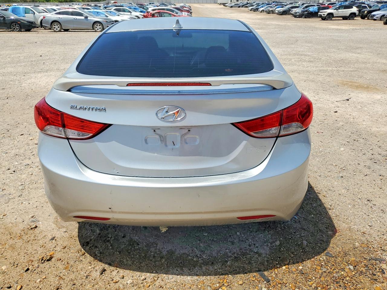 2013 Hyundai Elantra Gls Серебряный vin: KMHDH4AEXDU781292