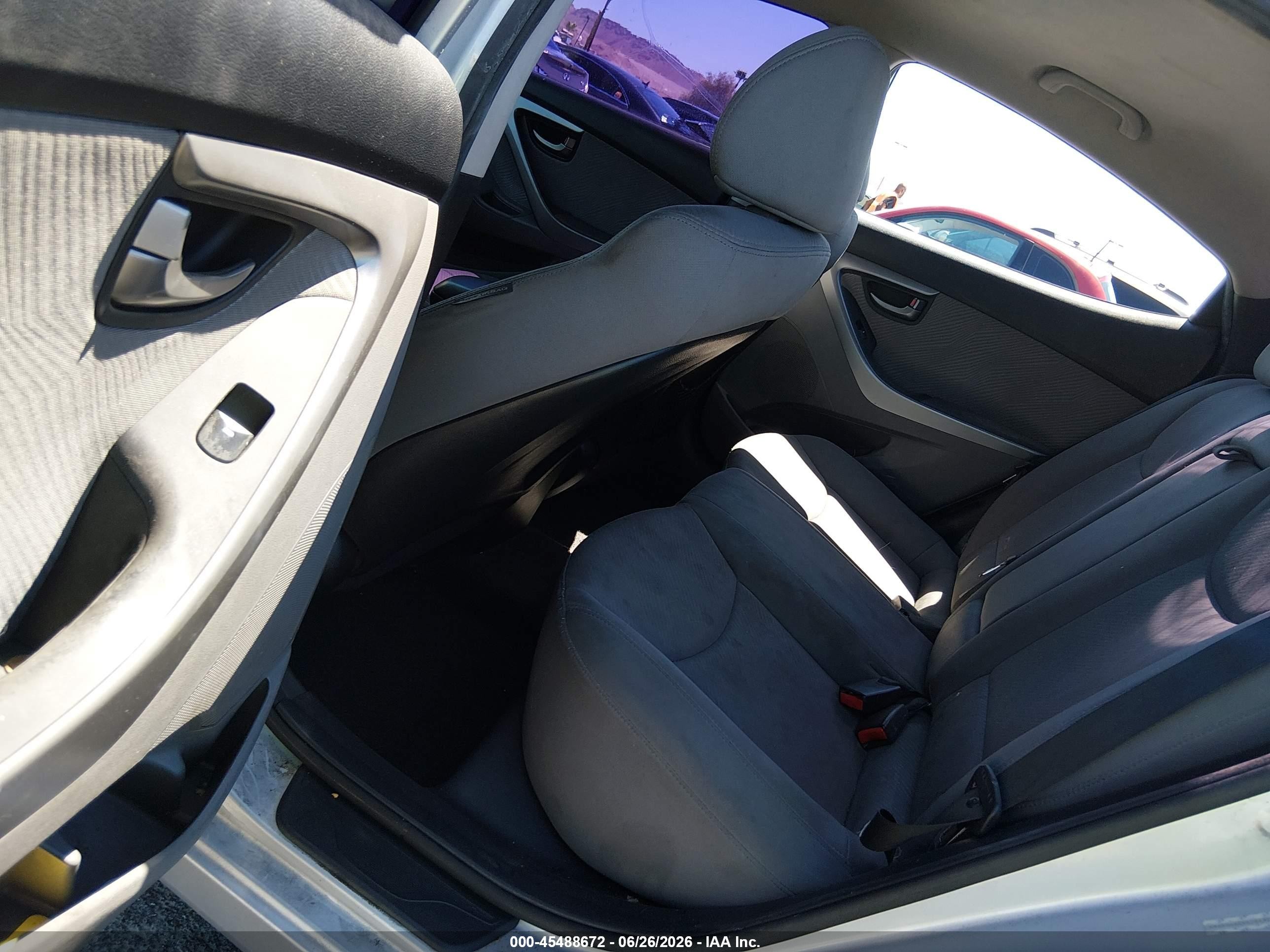 2013 Hyundai Elantra Gls Silver vin: KMHDH4AEXDU849221