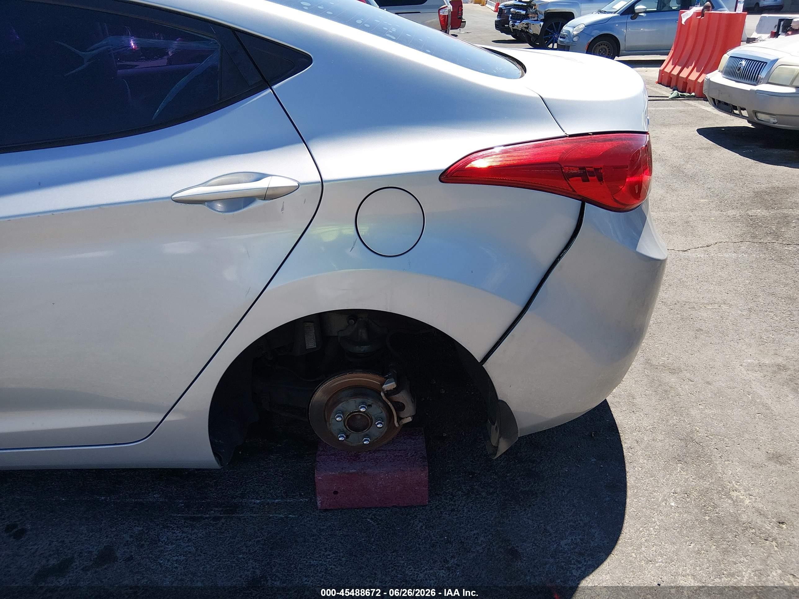 2013 Hyundai Elantra Gls Silver vin: KMHDH4AEXDU849221