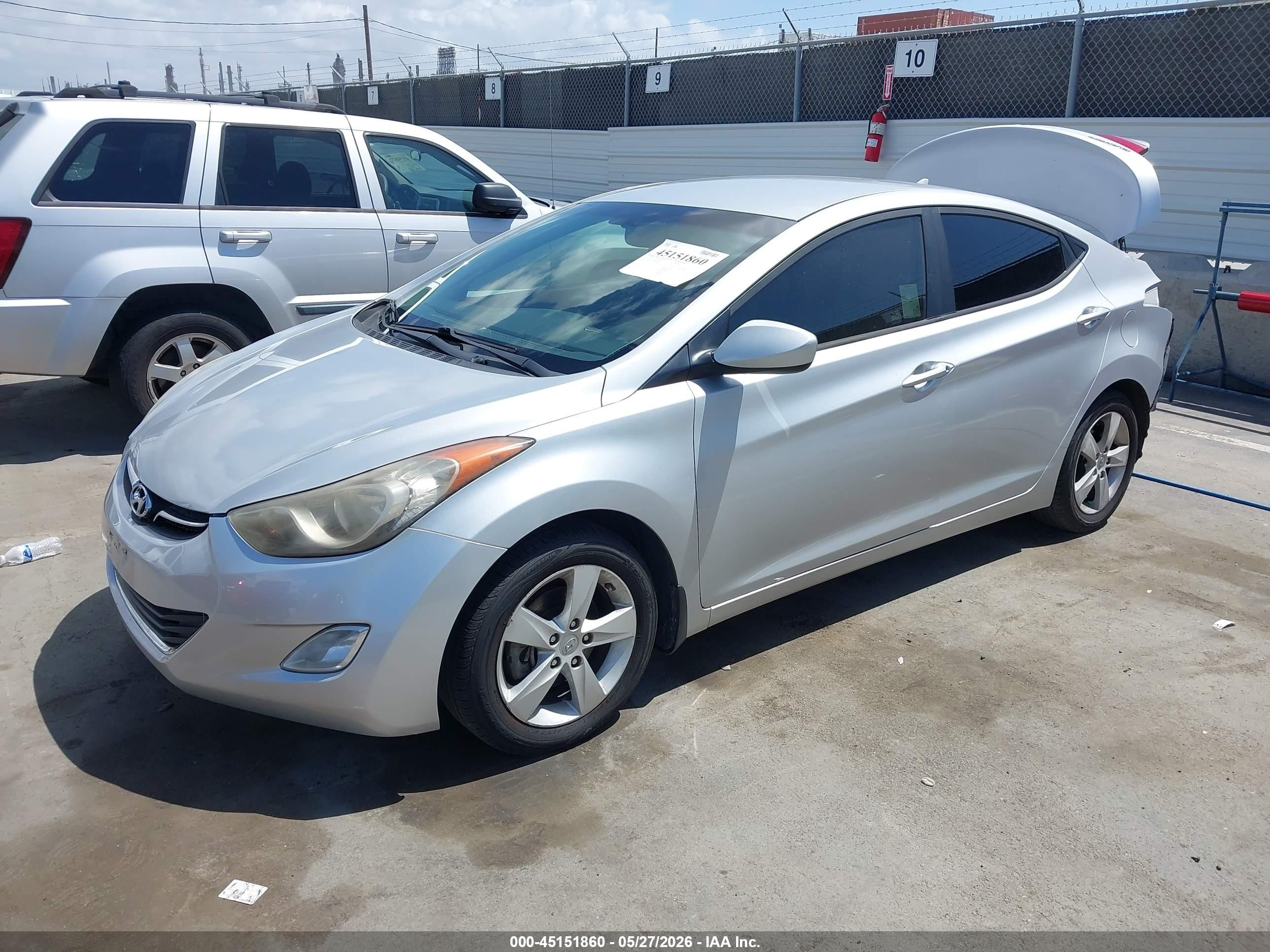 2013 Hyundai Elantra Gls Серебряный vin: KMHDH4AEXDU888150