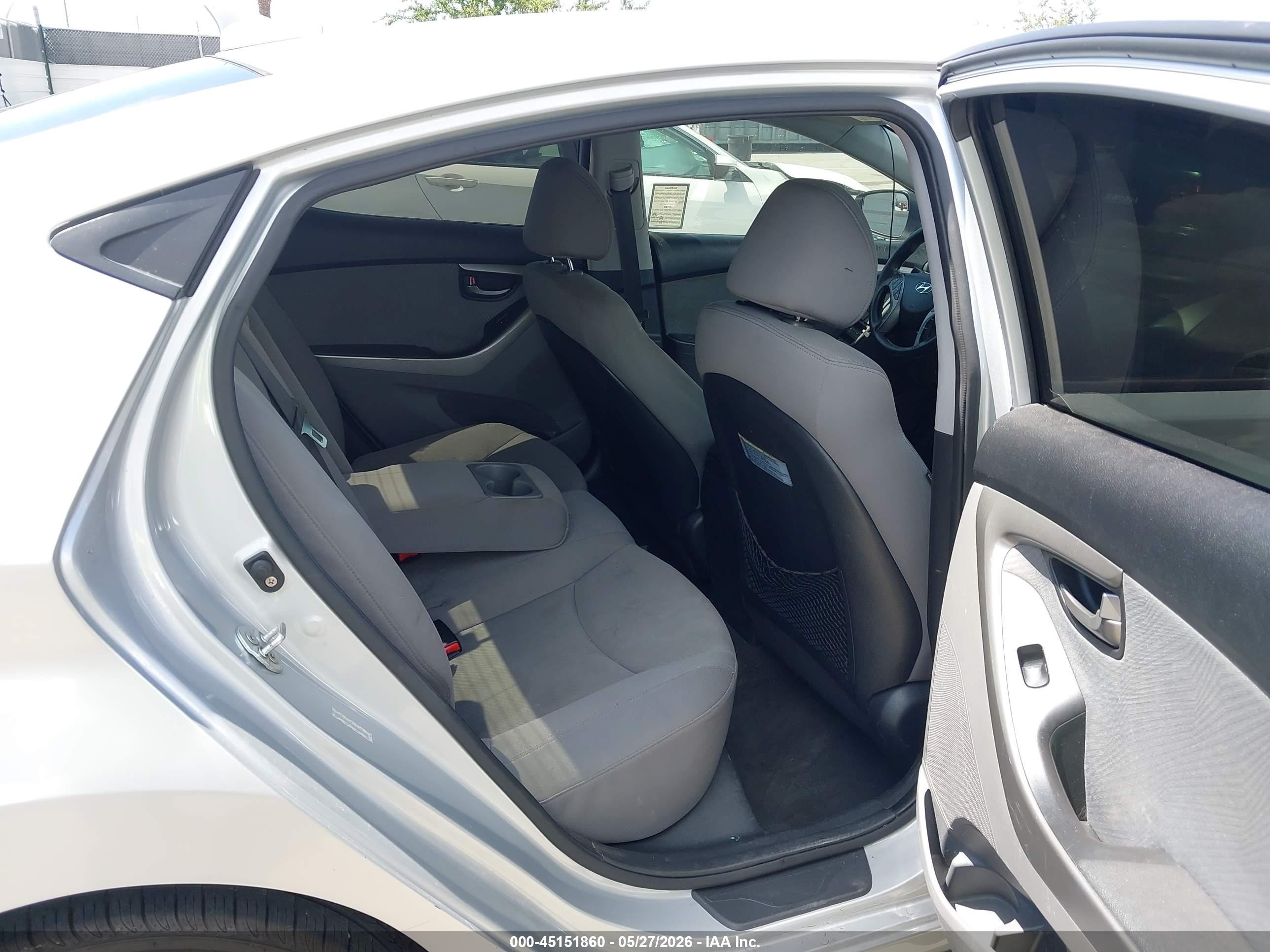 2013 Hyundai Elantra Gls Серебряный vin: KMHDH4AEXDU888150