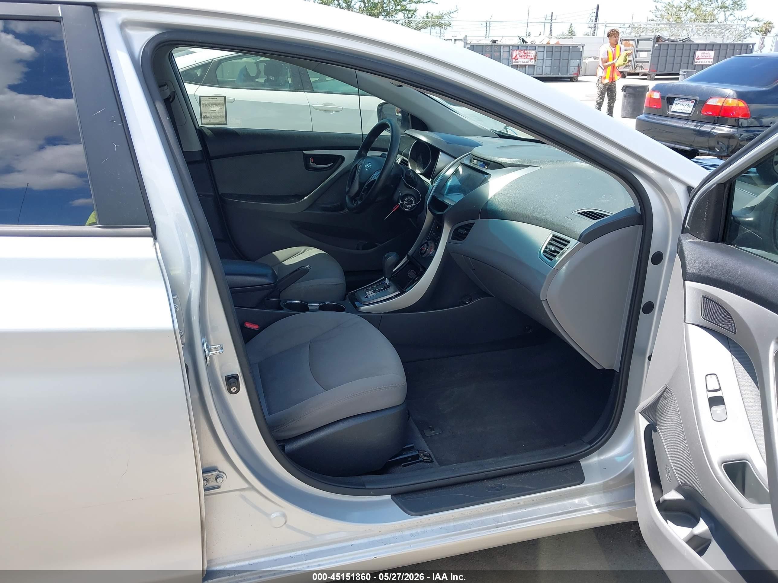 2013 Hyundai Elantra Gls Серебряный vin: KMHDH4AEXDU888150