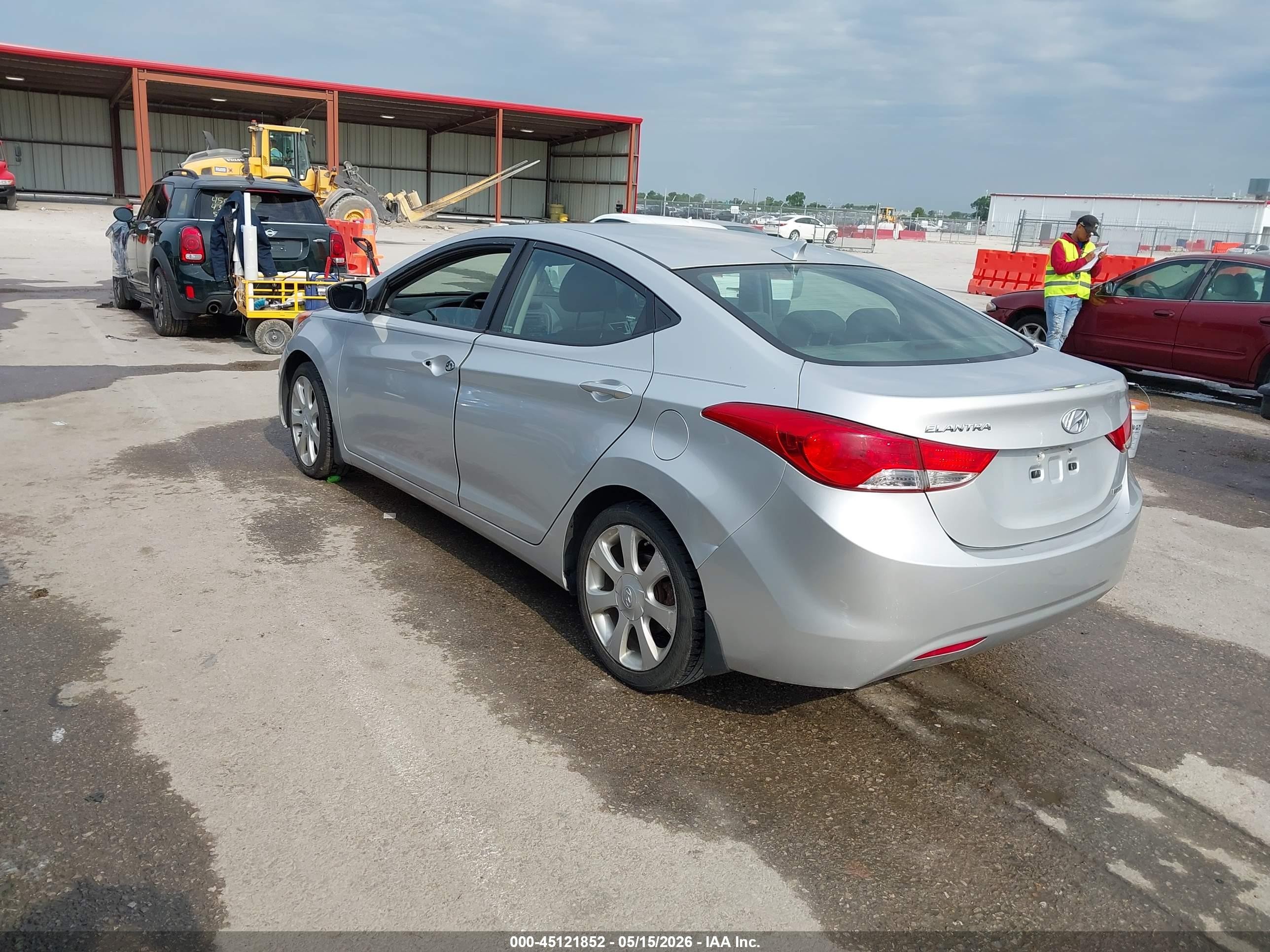 2013 Hyundai Elantra Limited Silver vin: KMHDH4AEXDU920742
