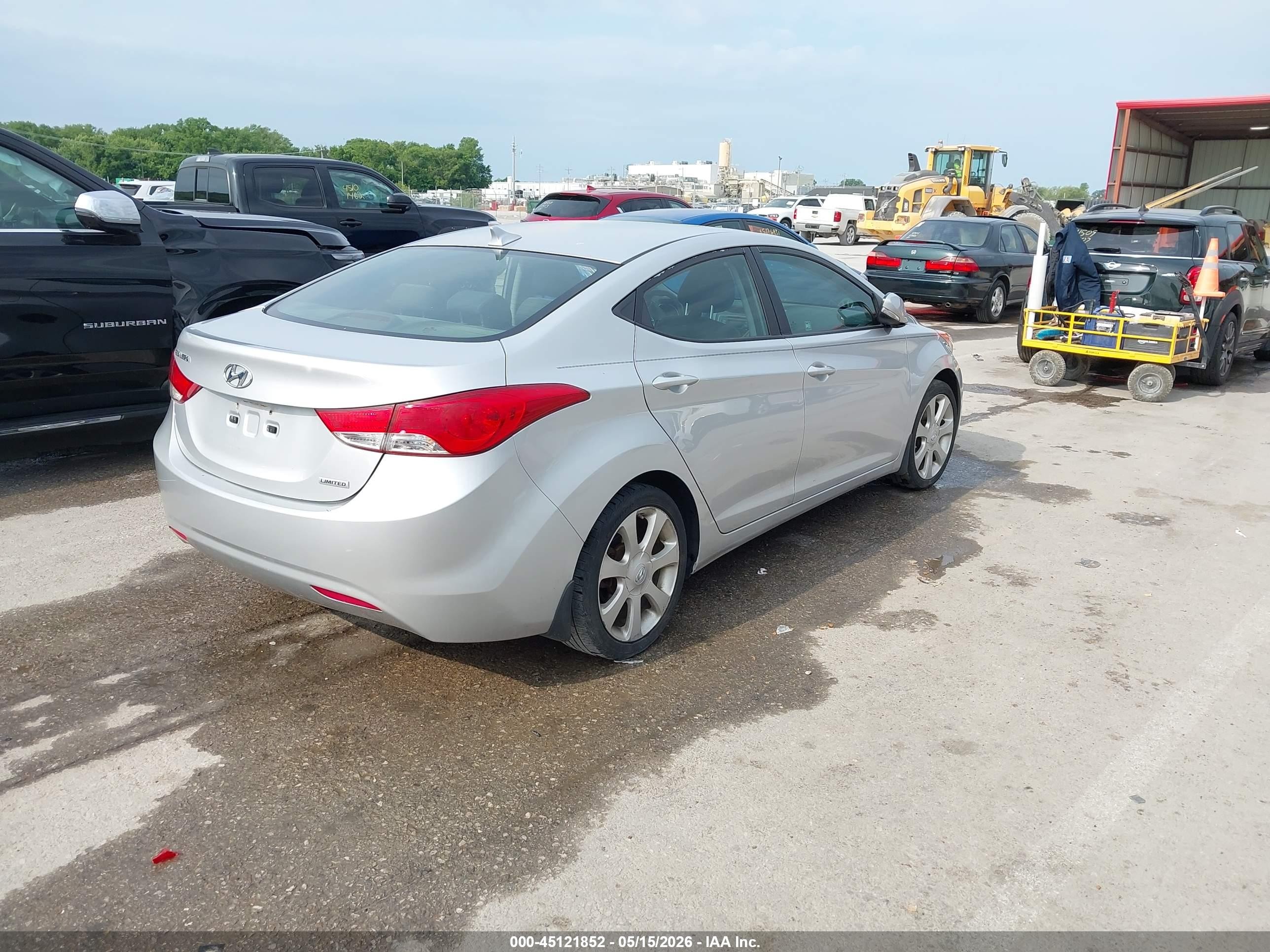 2013 Hyundai Elantra Limited Silver vin: KMHDH4AEXDU920742