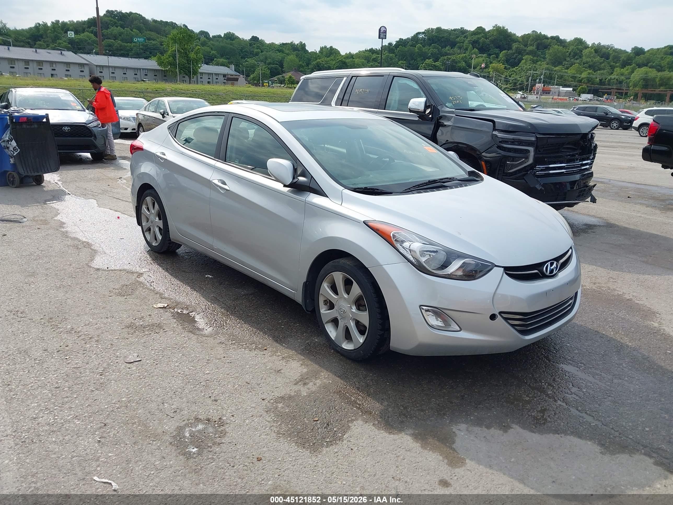 2013 Hyundai Elantra Limited Silver vin: KMHDH4AEXDU920742