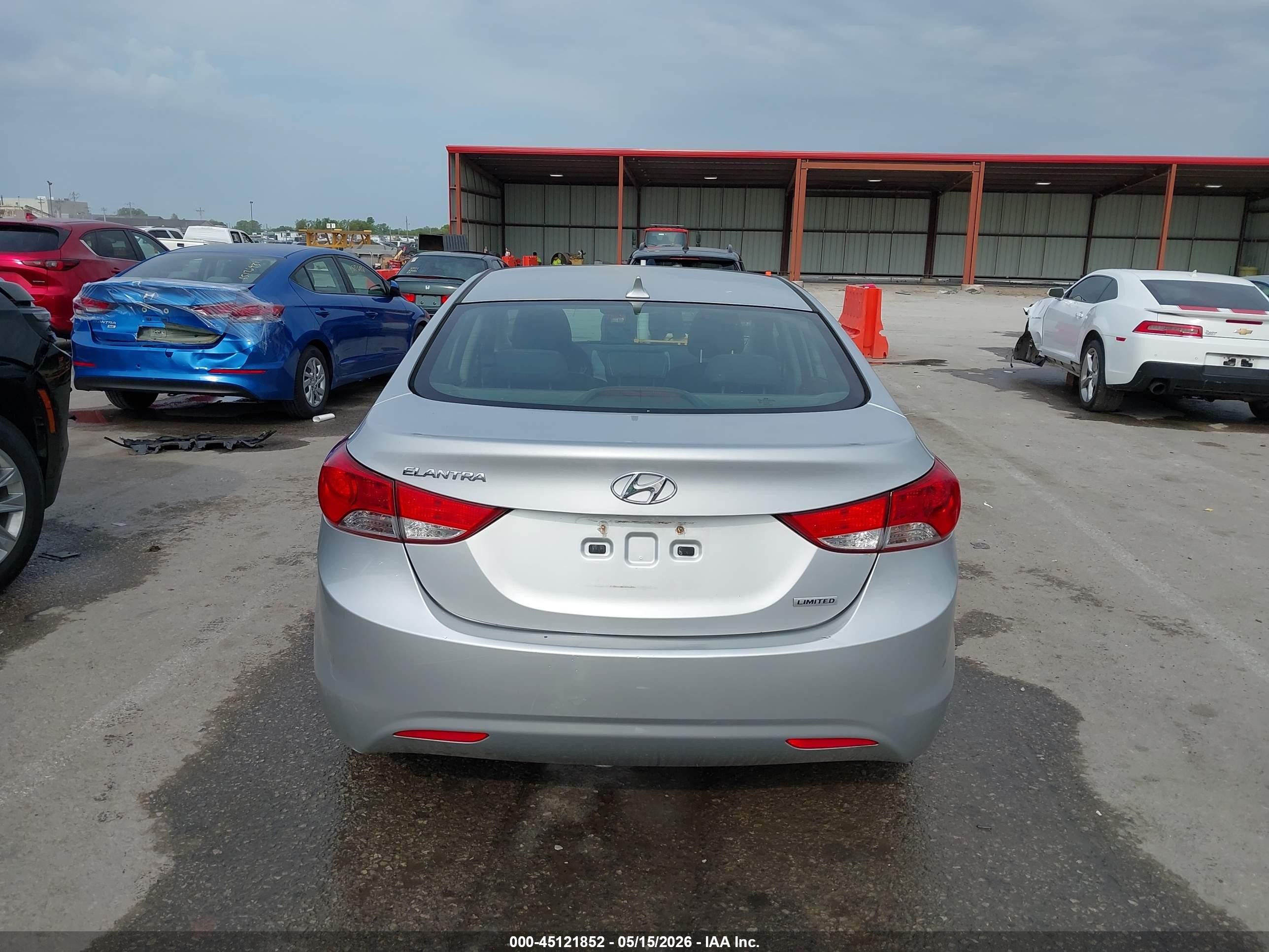 2013 Hyundai Elantra Limited Silver vin: KMHDH4AEXDU920742