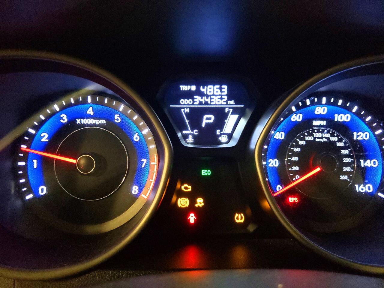 2013 Hyun Elantra Maroon vin: KMHDH4AEXDU943115